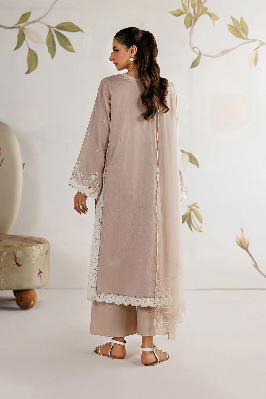 Iznik unstitched Embroidered Exclusive Lawn  Collection - 2026 (UE-687)