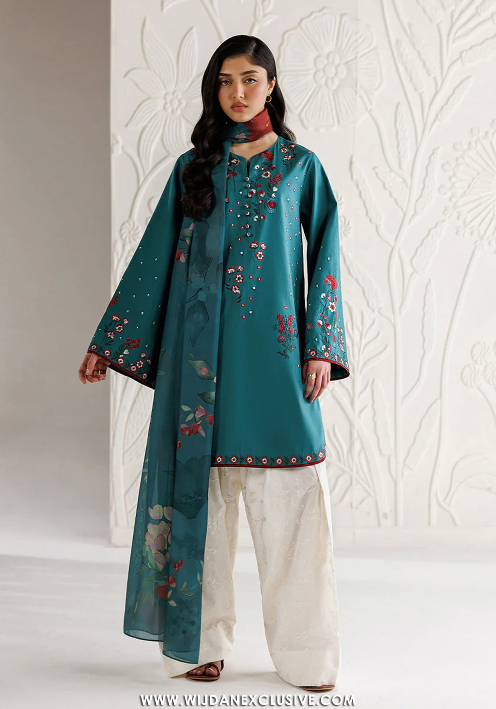 Iznik unstitched Embroidered Exclusive Lawn  Collection - 2026 (UE-688)