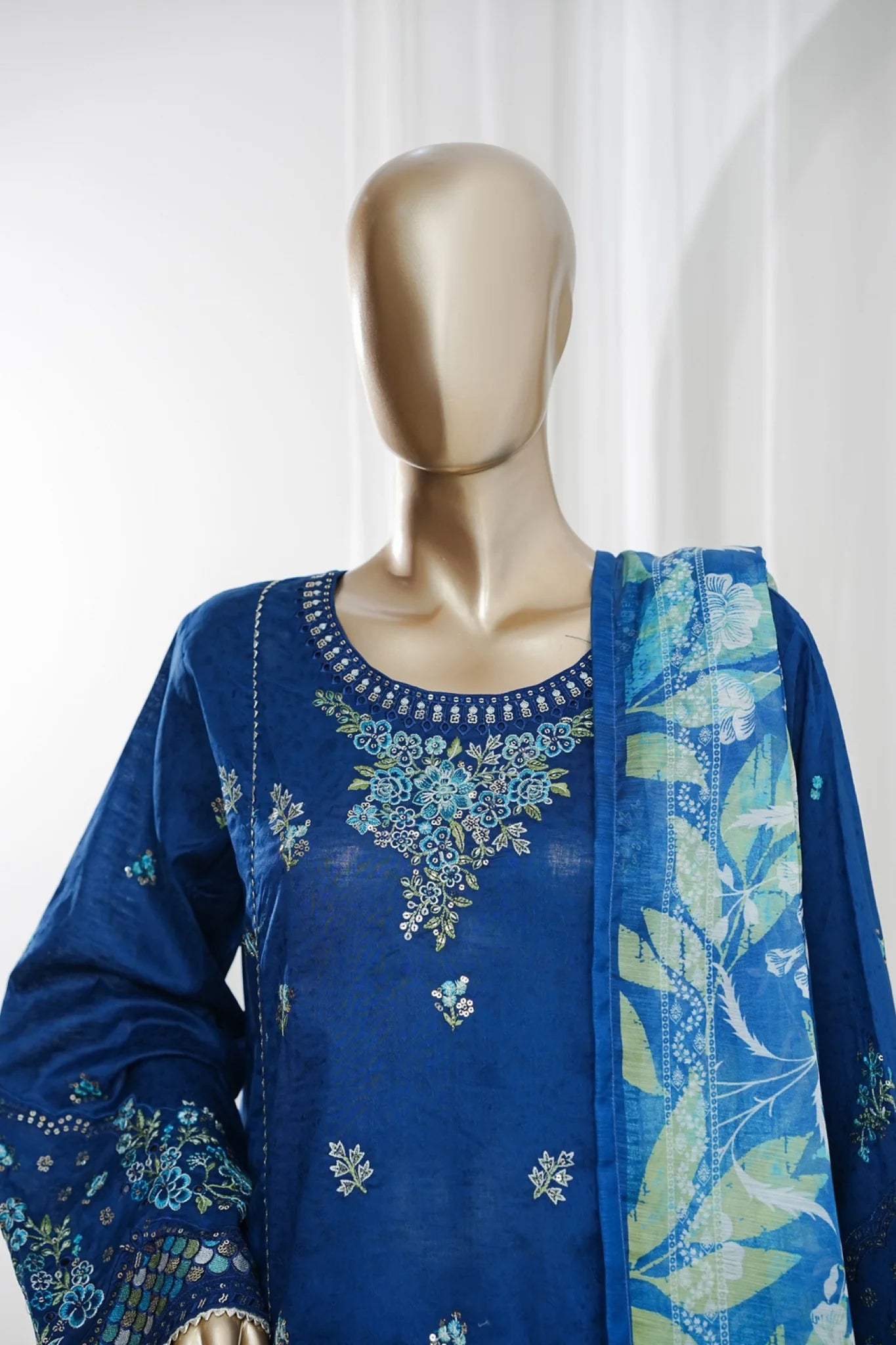 Bin Saeed Stitched 3pc Luxury Embroidered Jacquard Collection - 2026 (D-11)