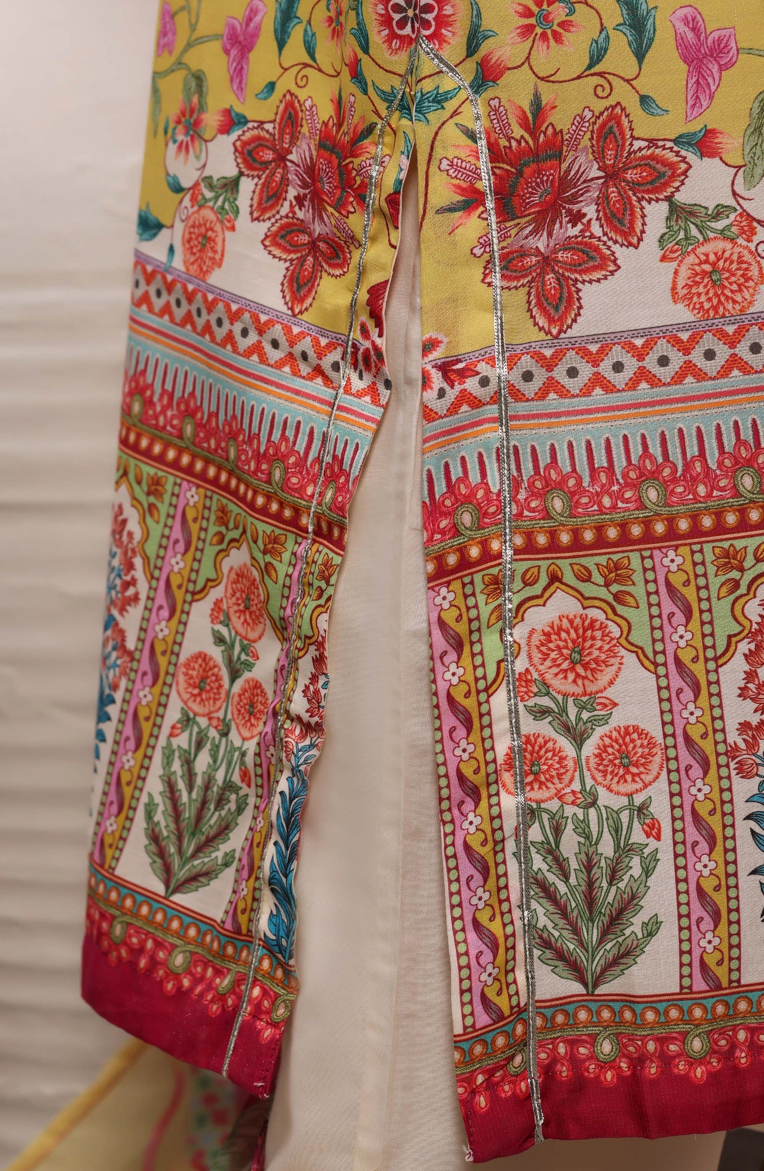 Kaftaan by Sadabahar | Stitched Chamti Printed Cotton Lawn Collection'26 (D-12)