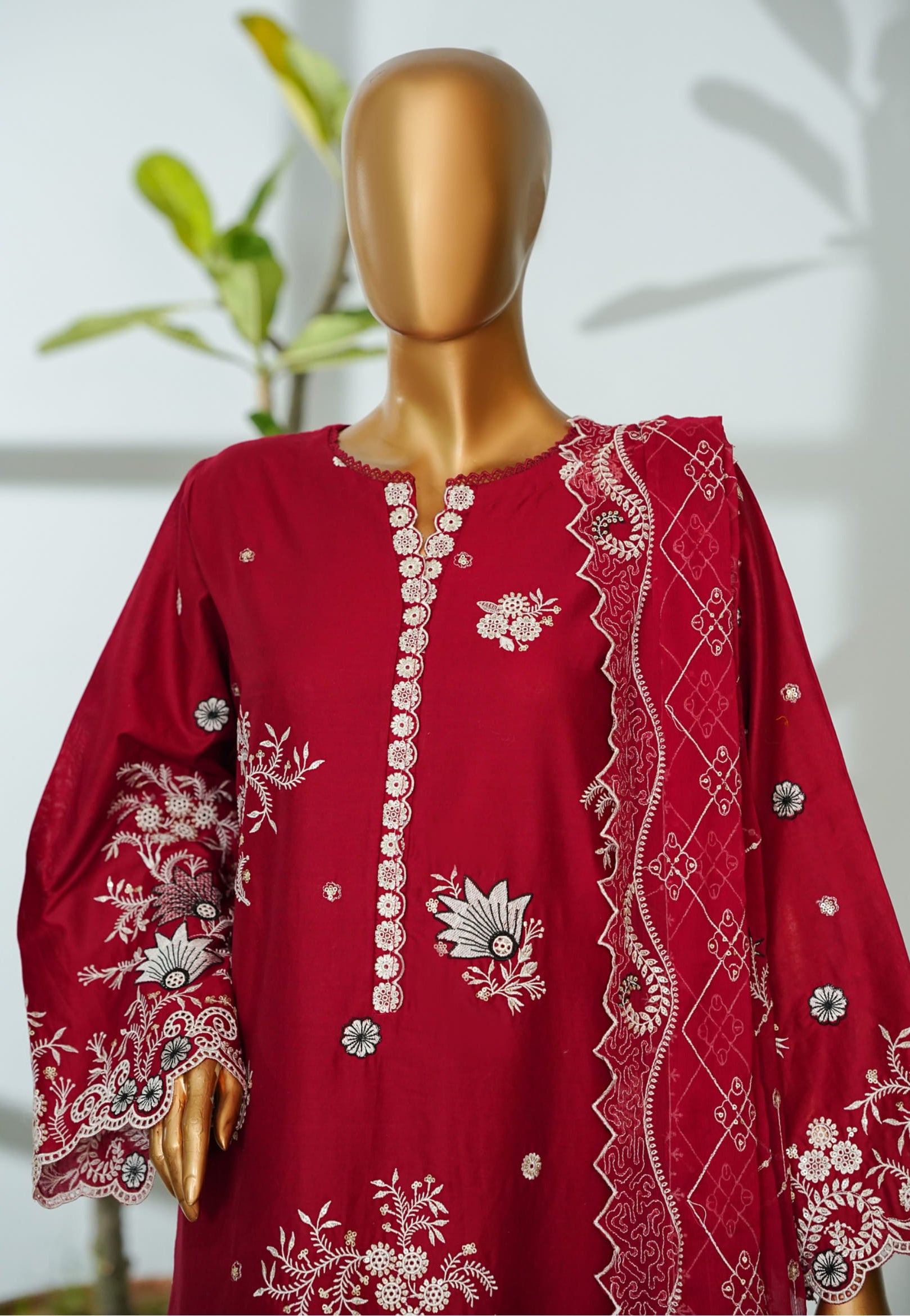 Bin Saeed Stitched Luxury Embroidered 3PC Collection - 2026 BSLE26-015