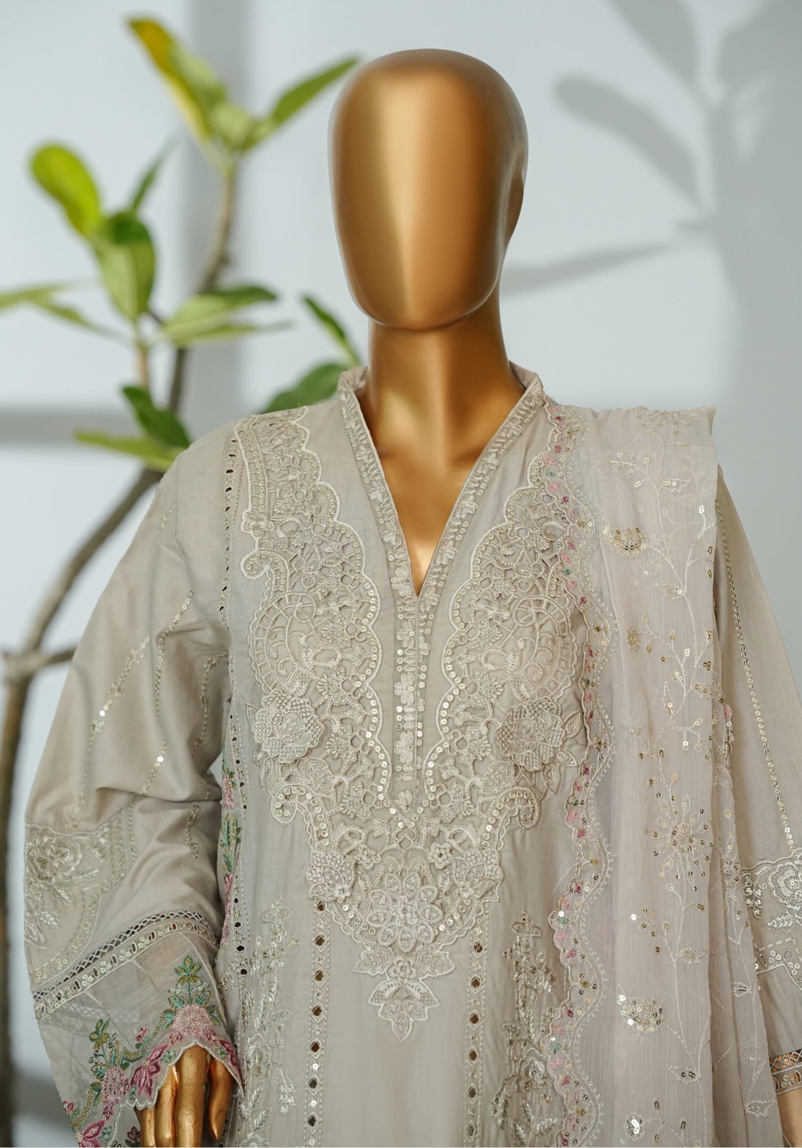 Bin Saeed Stitched Luxury Embroidered 3PC Collection - 2026 BSLE26-016