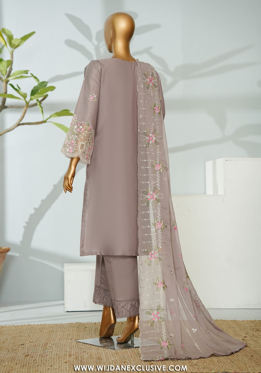 Bin Saeed Stitched Luxury Embroidered 3PC Collection - 2026 BSLE26-019