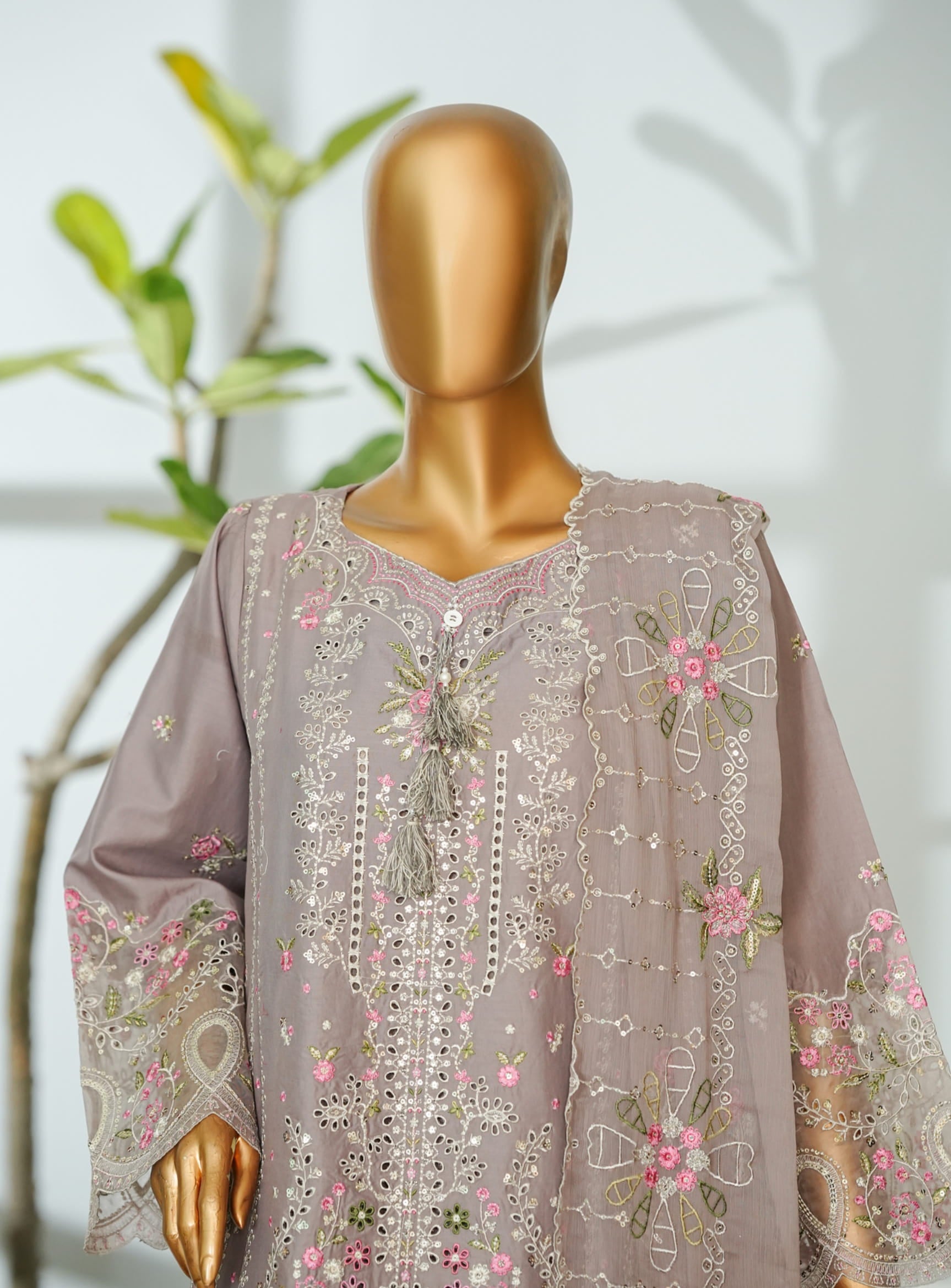 Bin Saeed Stitched Luxury Embroidered 3PC Collection - 2026 BSLE26-019