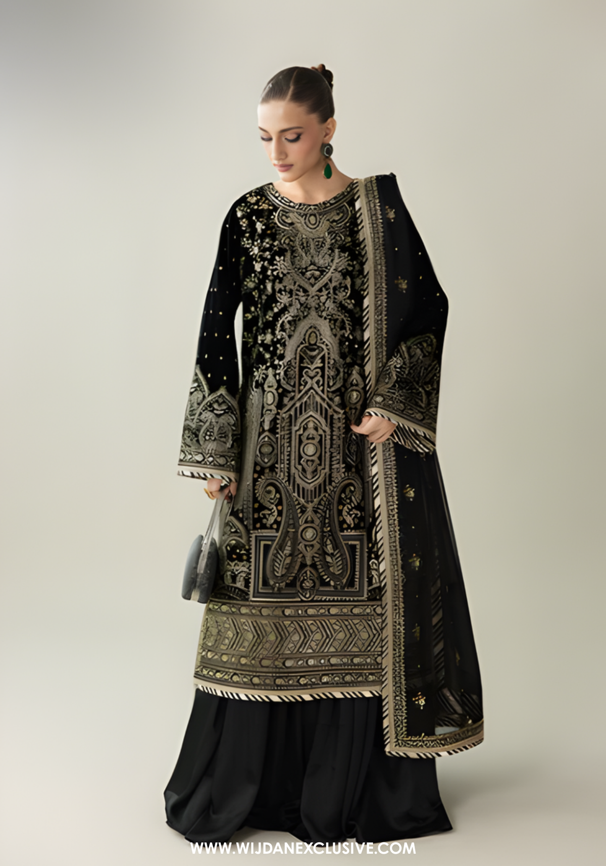 Makhmal Unstitched Embroidered Velvet Collection By Asim Jofa (D-01)
