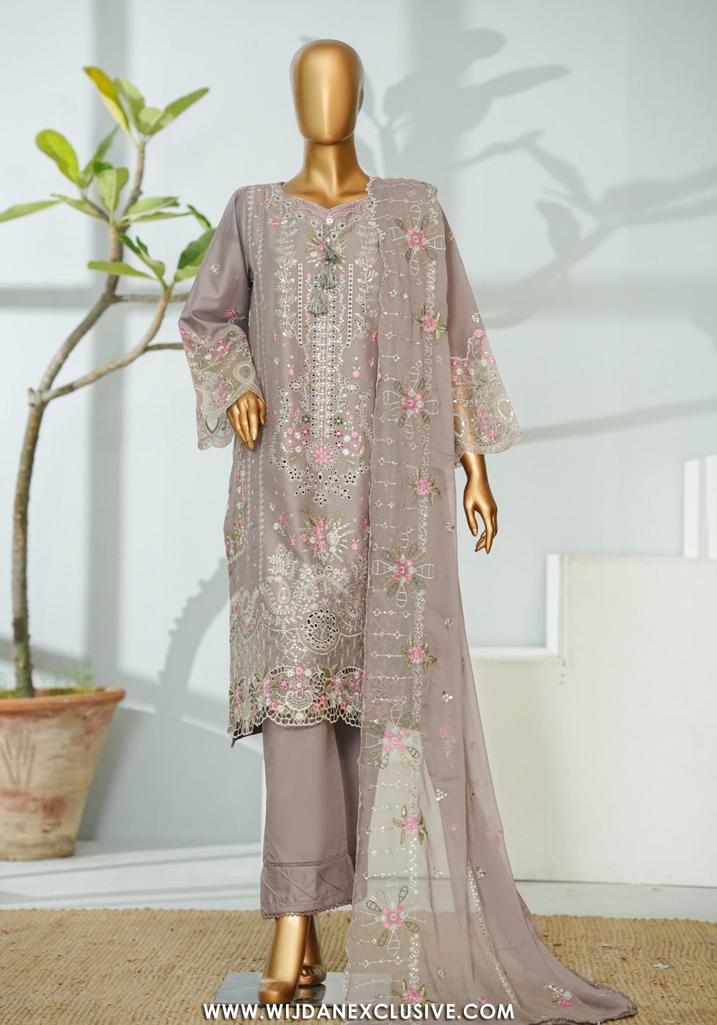 Bin Saeed Stitched Luxury Embroidered 3PC Collection - 2026 BSLE26-019
