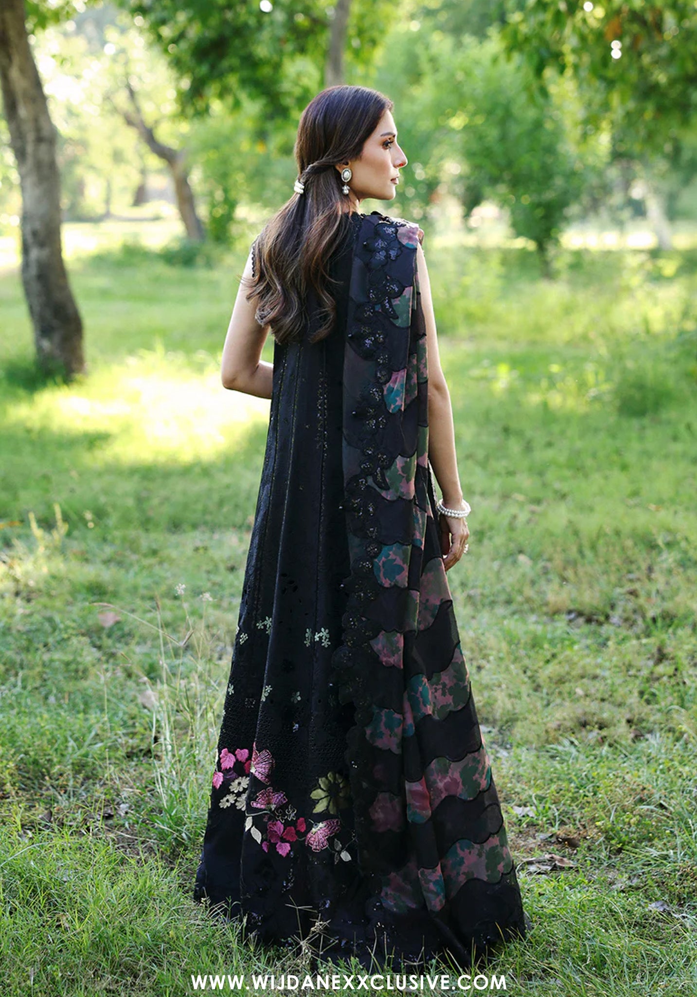 Afrozeh Unstitched Luxury Embroidered A-Lawn Edit'26 (AURAVIE)