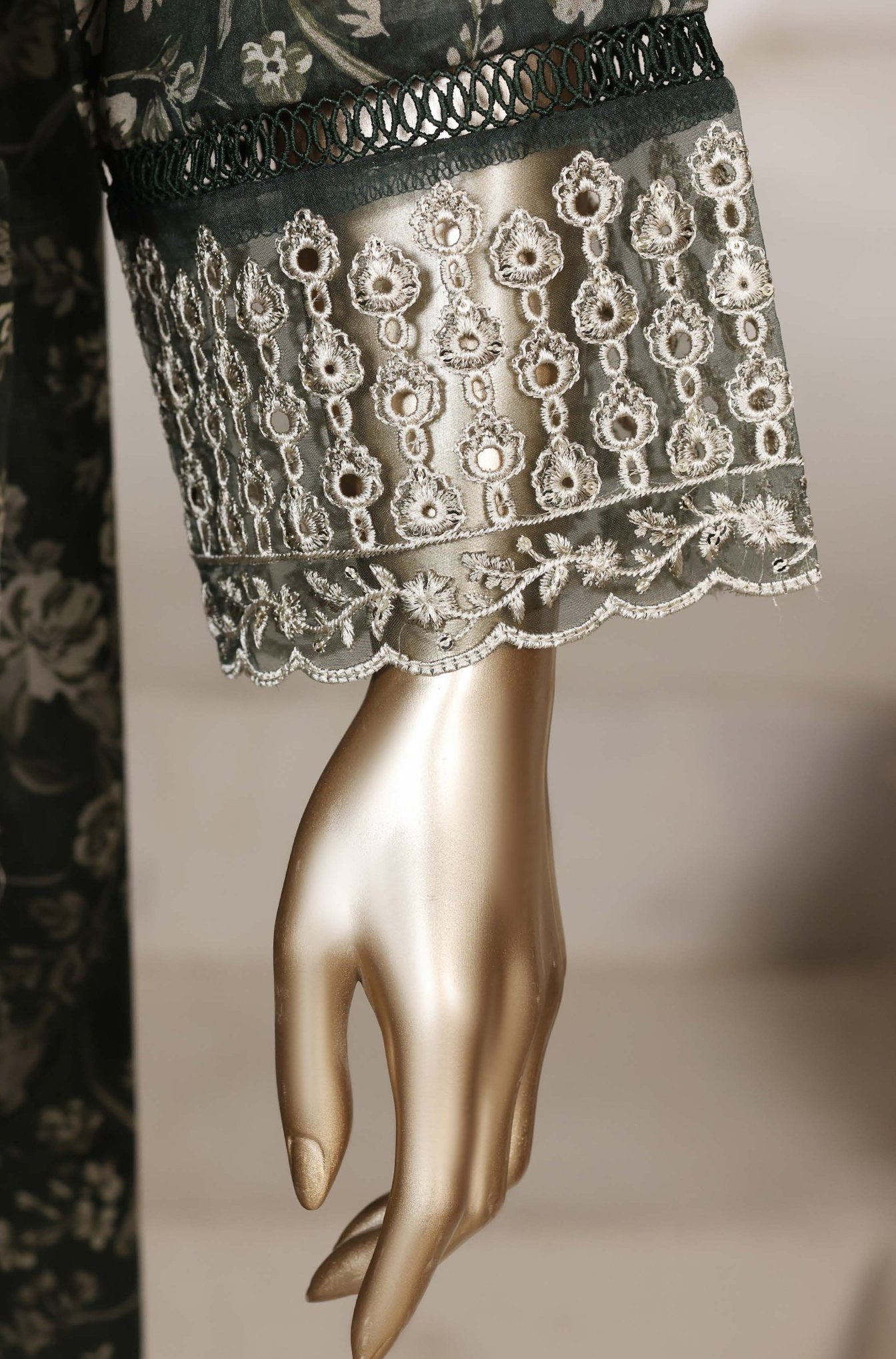 Sadabahar Signature Stitched Embroidered Lawn Vol-IV Collection - 2026 (D-01)