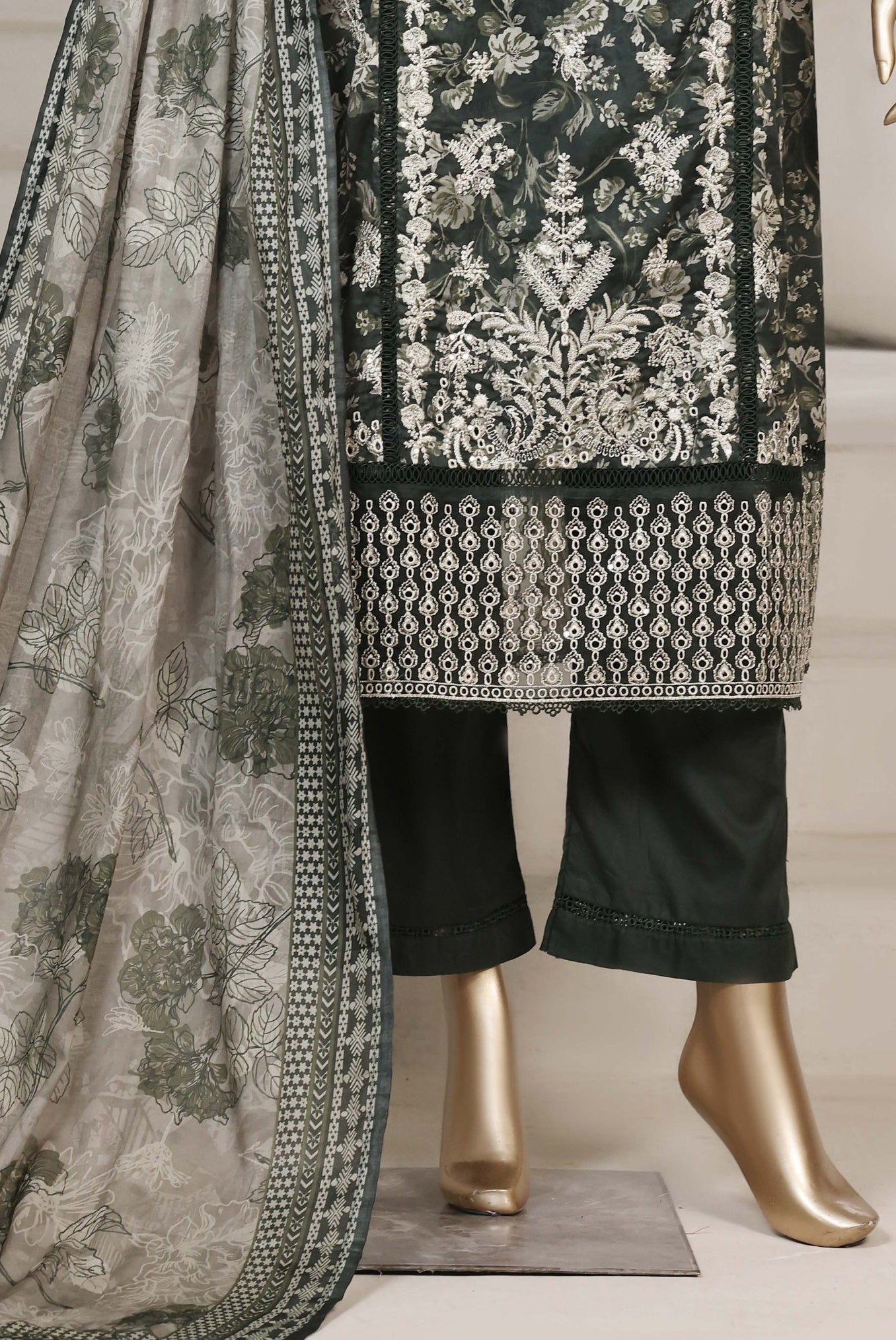 Sadabahar Signature Stitched Embroidered Lawn Vol-IV Collection - 2026 (D-01)