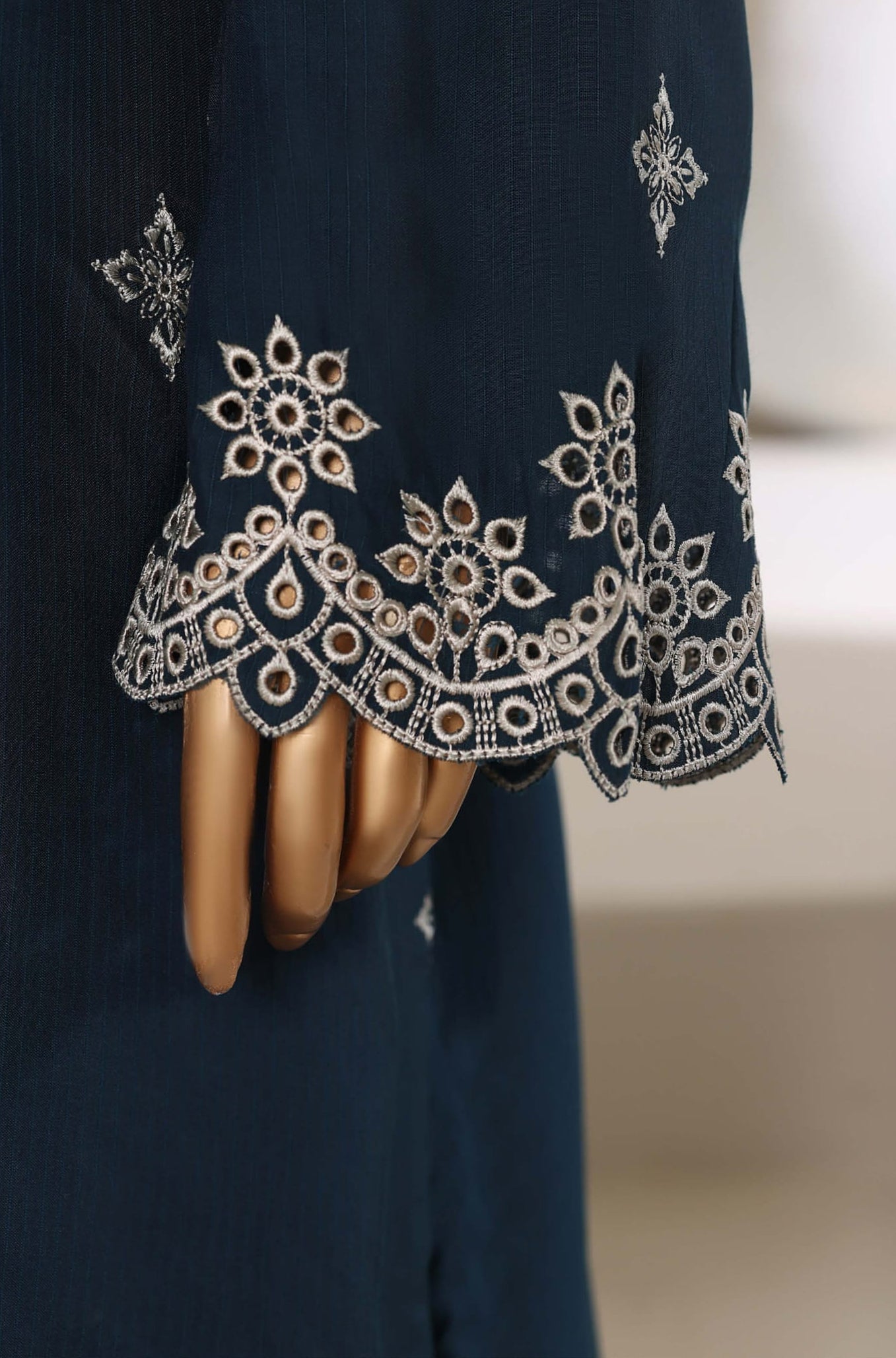 Sadabahar Stitched Viscose Luxury With Palachi Shawl Collection (D-01)