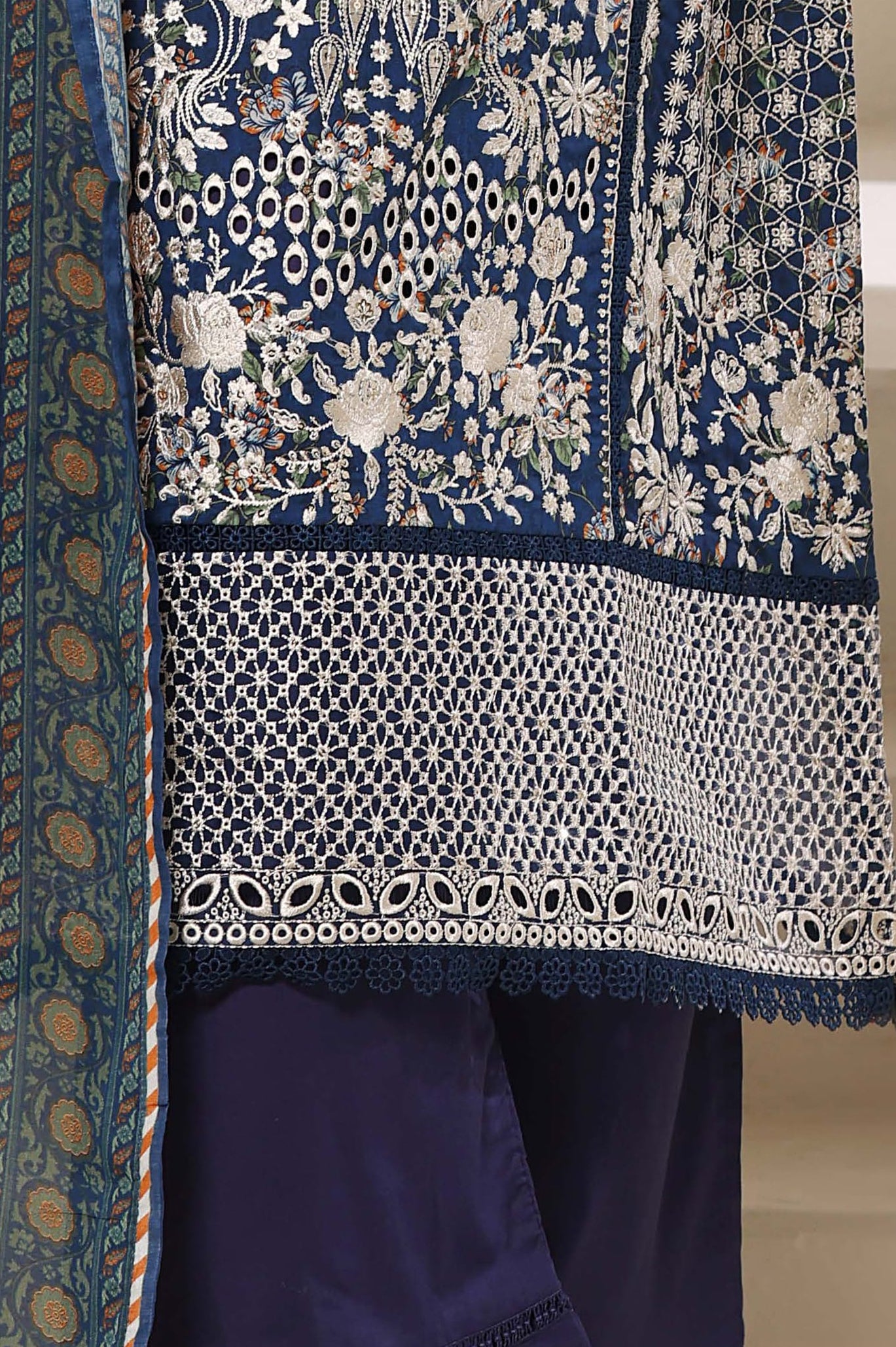 Sadabahar Signature Stitched Embroidered Lawn Collection - 2026 (BLUE)