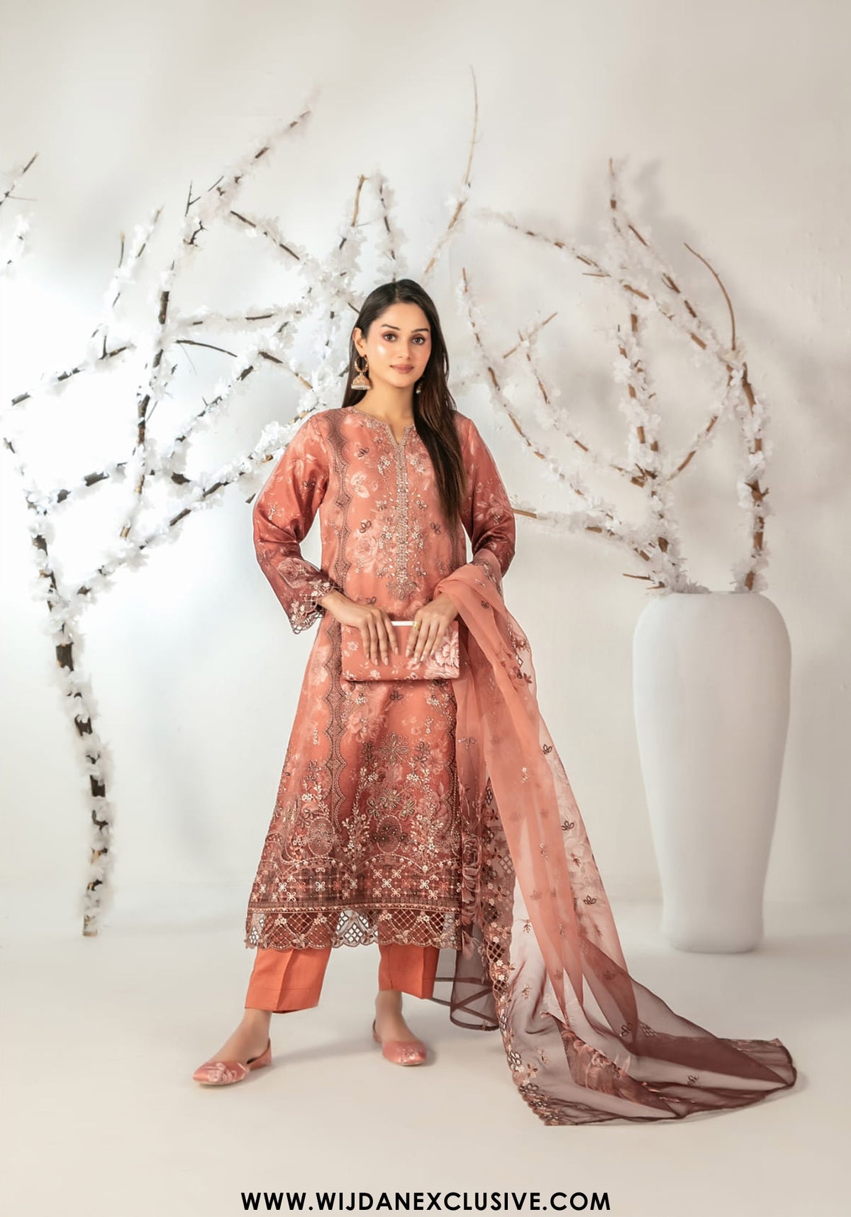 Ishq by Tawakkal | Semi-Stitched Embroidered Organza Complimentary Cluth & Khussa Collection - 2025 D-5135