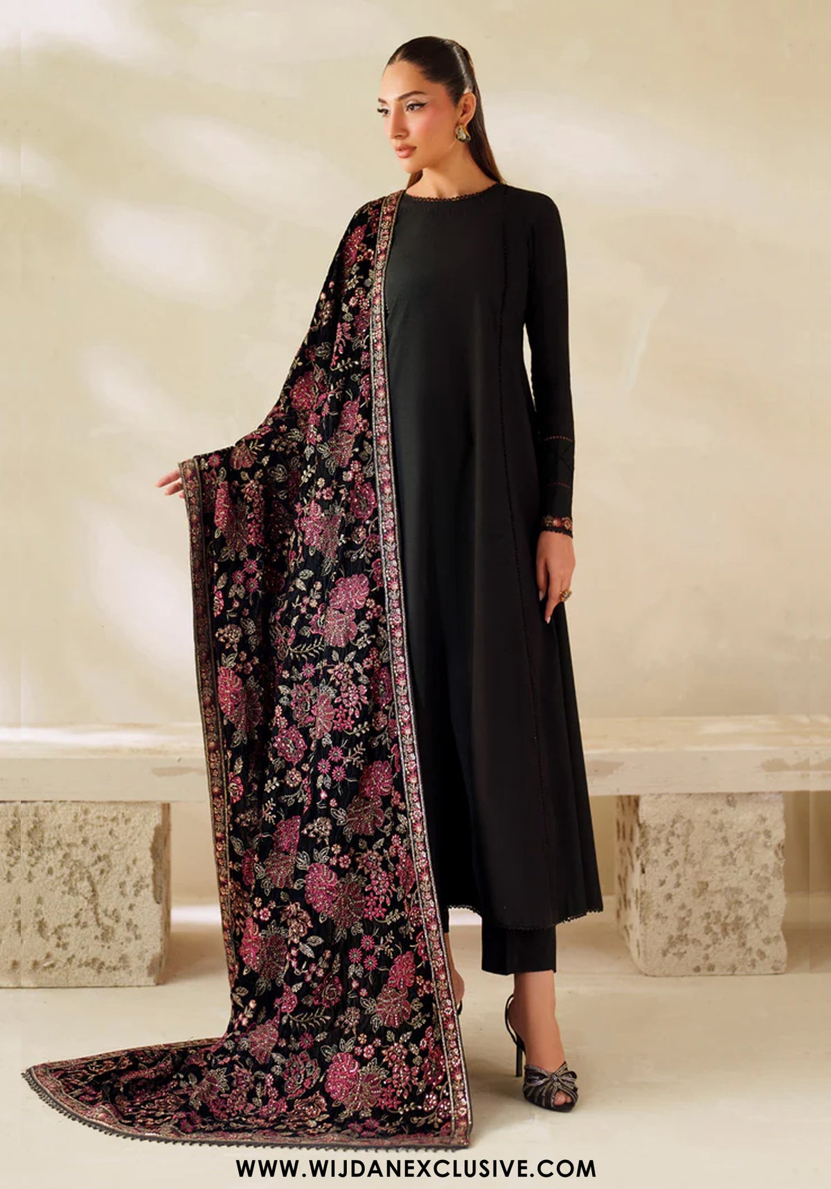 Zarif Exclusive Unstitched Velvet Shawls Collection - 2025 ZRF-VS-03