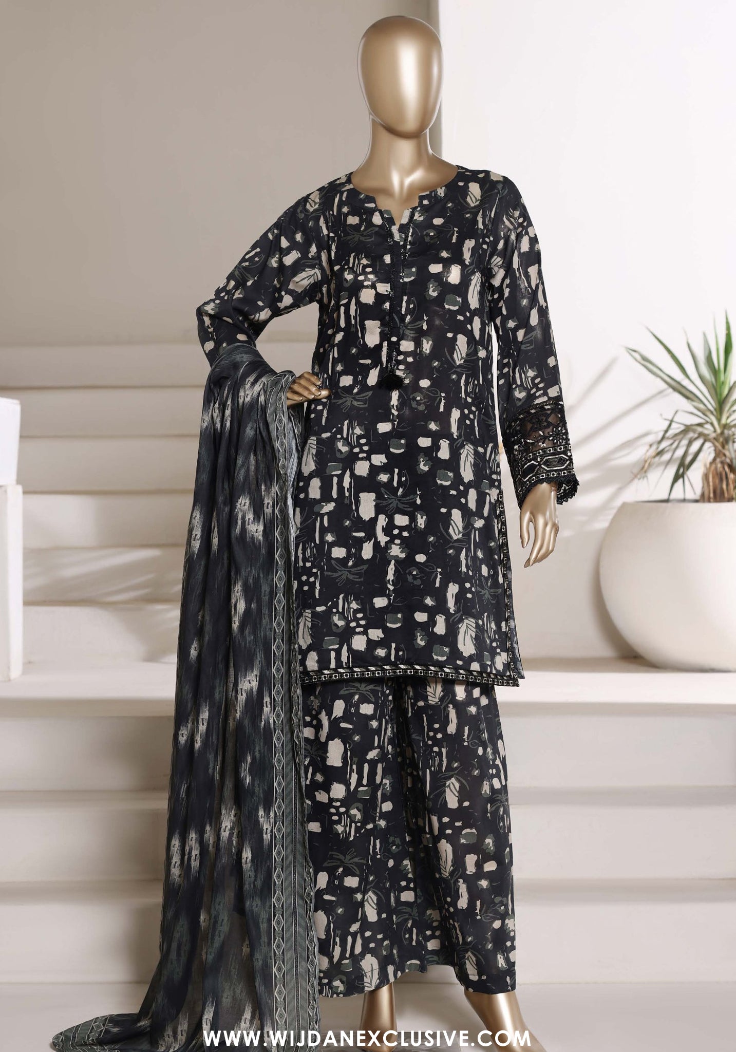 Malika by Sadabahar | Stitched Festive Vol-I Collection - 2026 (D-01)
