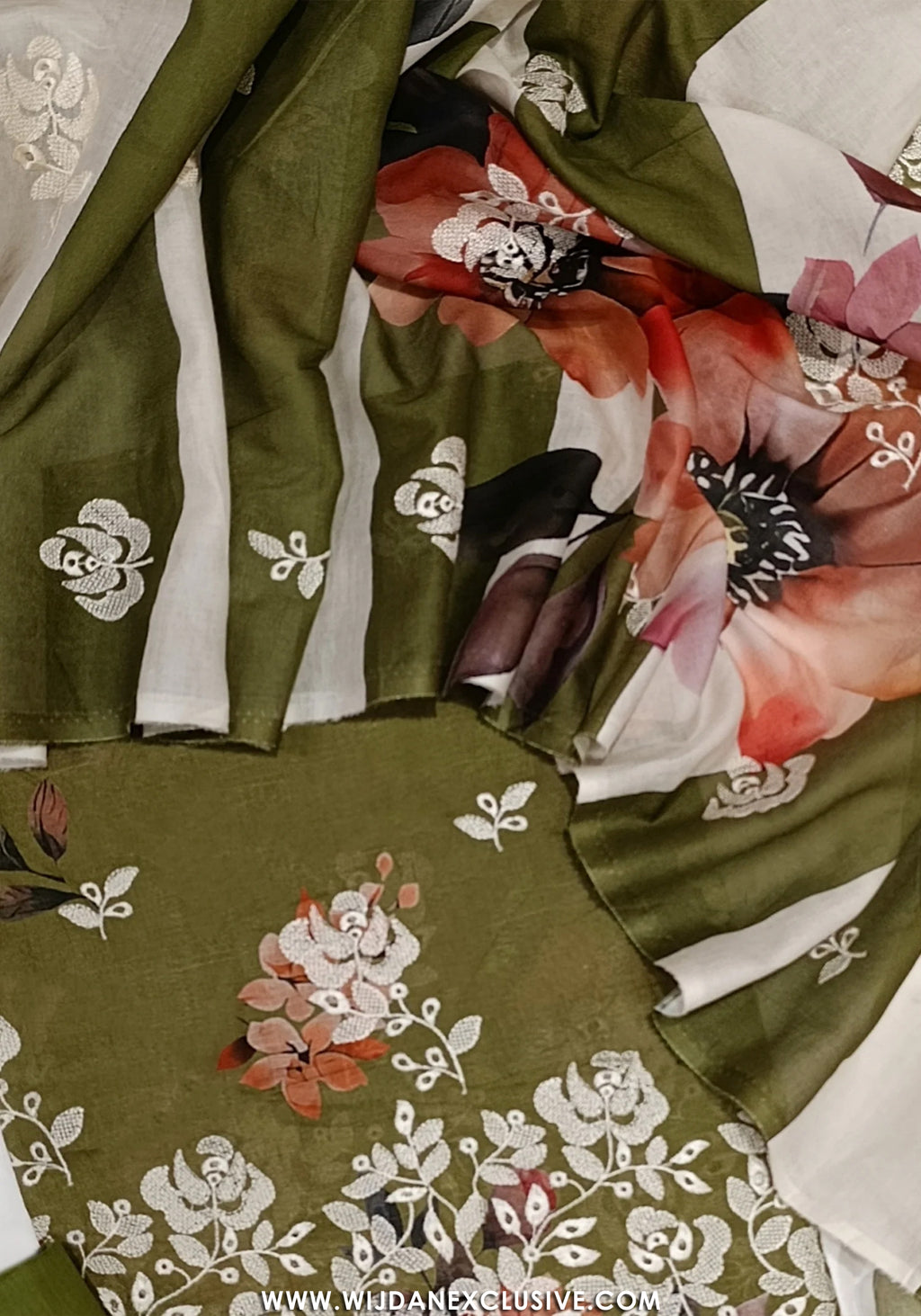 Naskani Embroidered Unstitched Lawn Vol-01 Collection - 2026 D-01