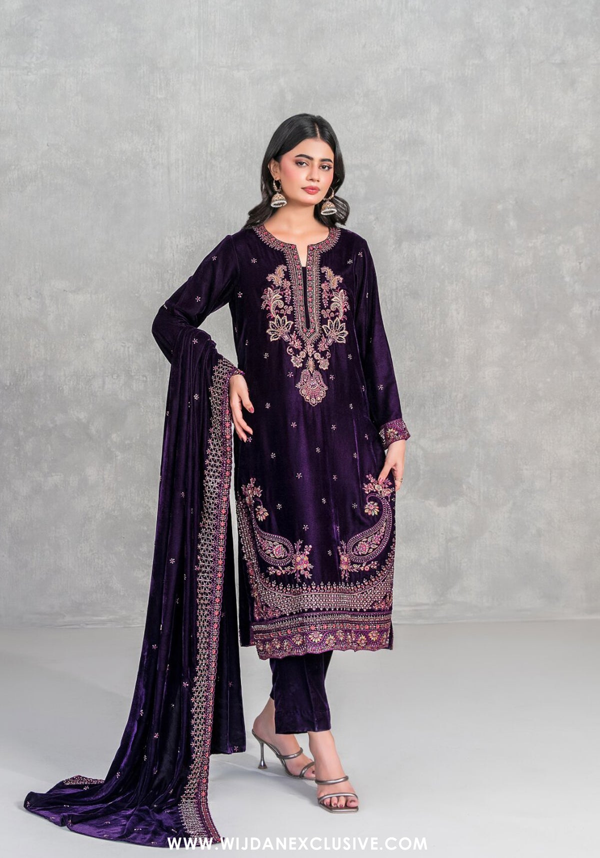 Sincera by Tawakkal | Unstitched Fancy Embroidered Velvet Collection - 2026 (D-5705)