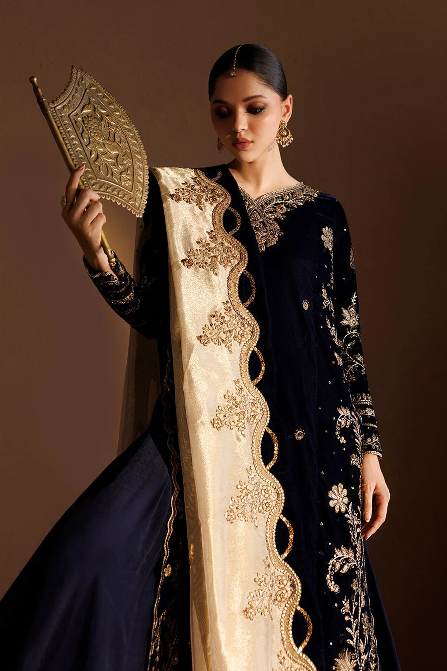 Iznik Unstitched Embroidered Velvet Collection - 2026 (IV-85)