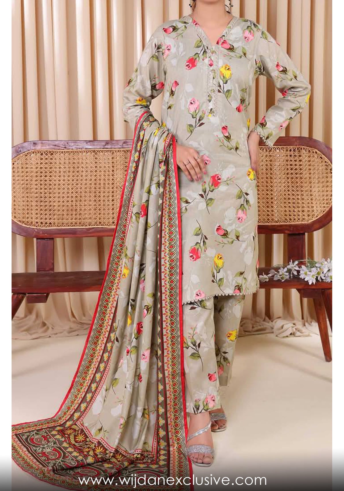 Designer Printed Cotton Lawn Collection'25 D-204