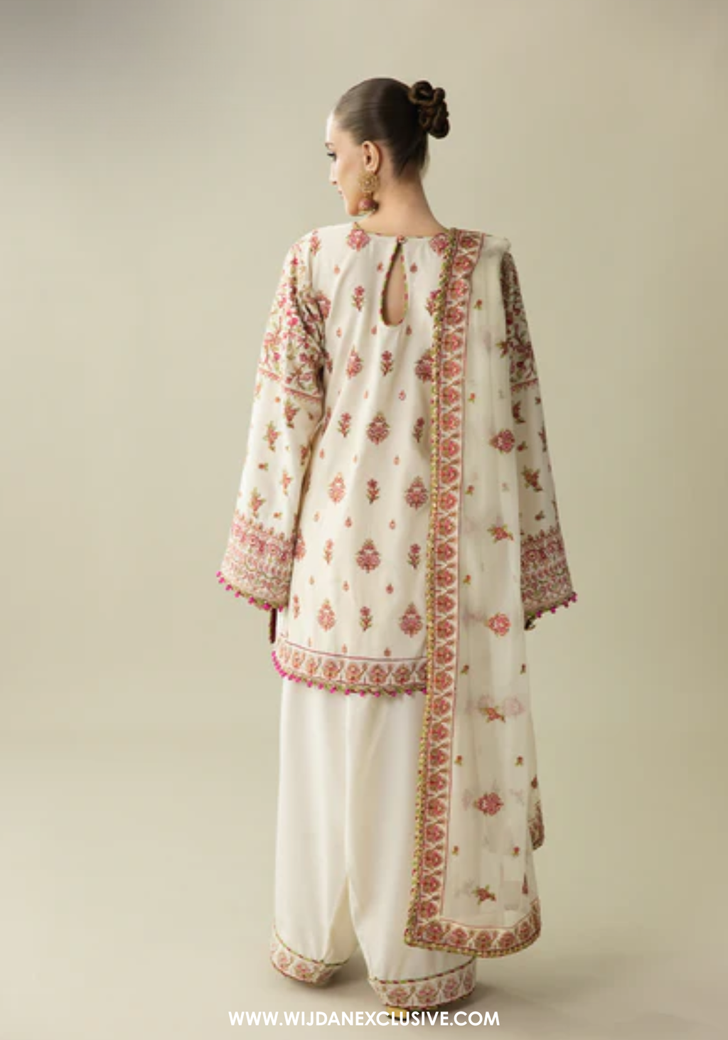 Makhmal Unstitched Embroidered Velvet Collection By Asim Jofa (D-06)