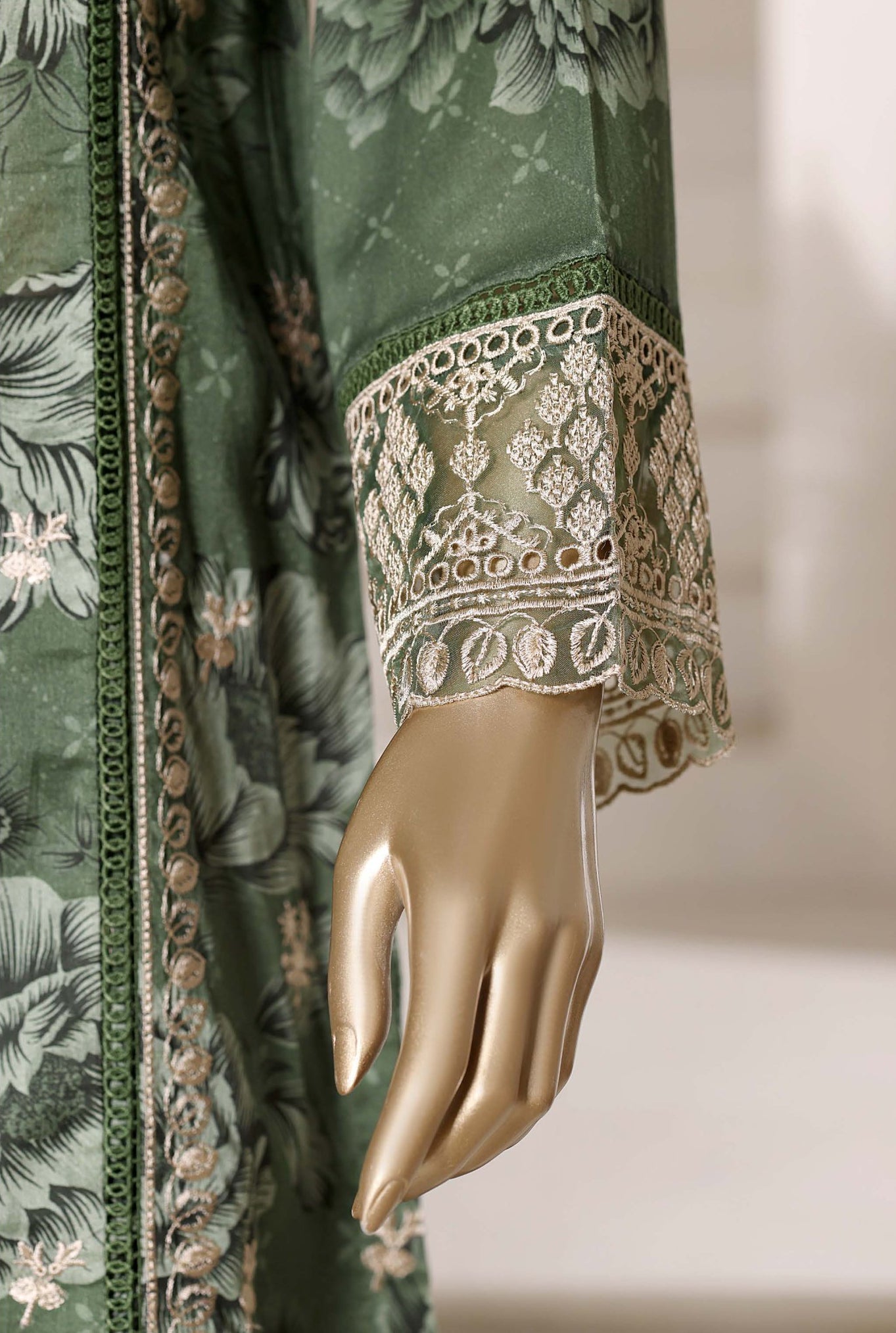 Sadabahar Signature Stitched Embroidered Lawn Vol-III Collection - 2026 (D-02)