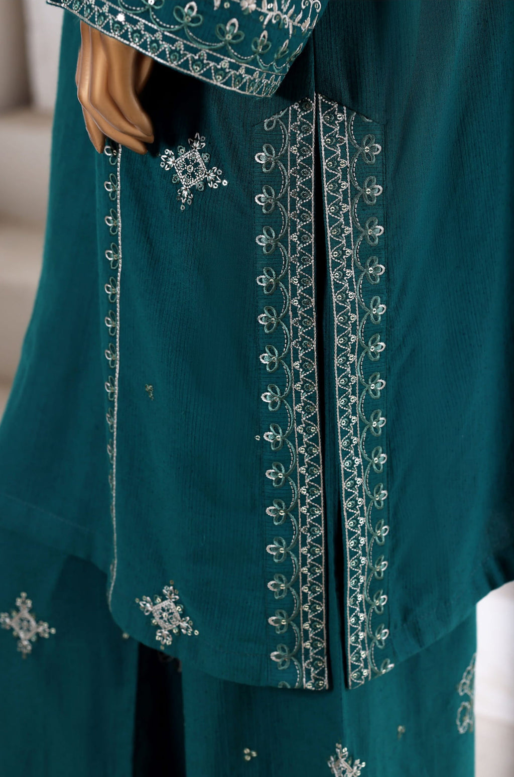 Sadabahar Vybe Stitched 2PC Co-Ords Winter Collection - 2025 (GREEN)
