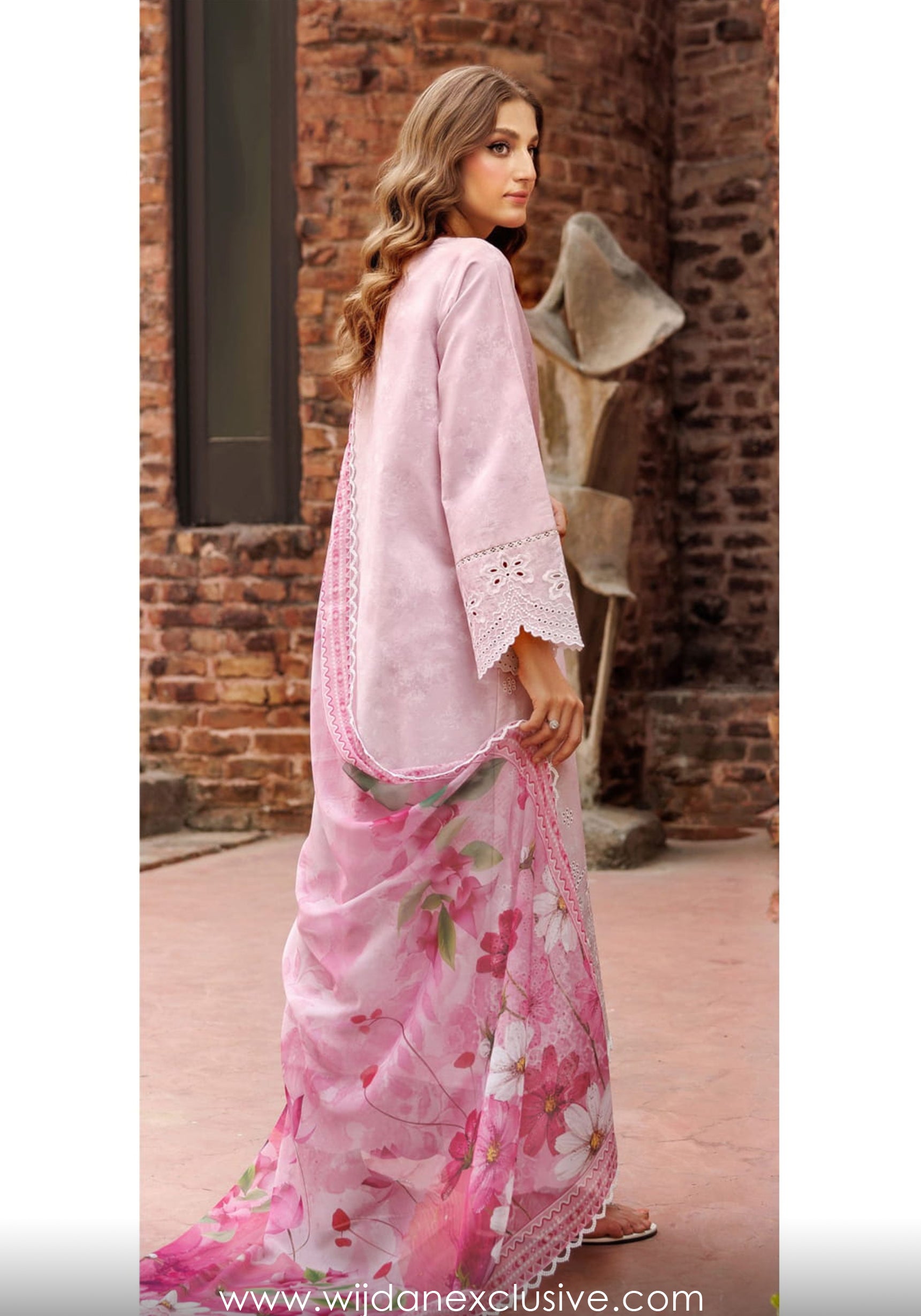 Seraya Un-Stitched Lawn Collection by Farasha D-02