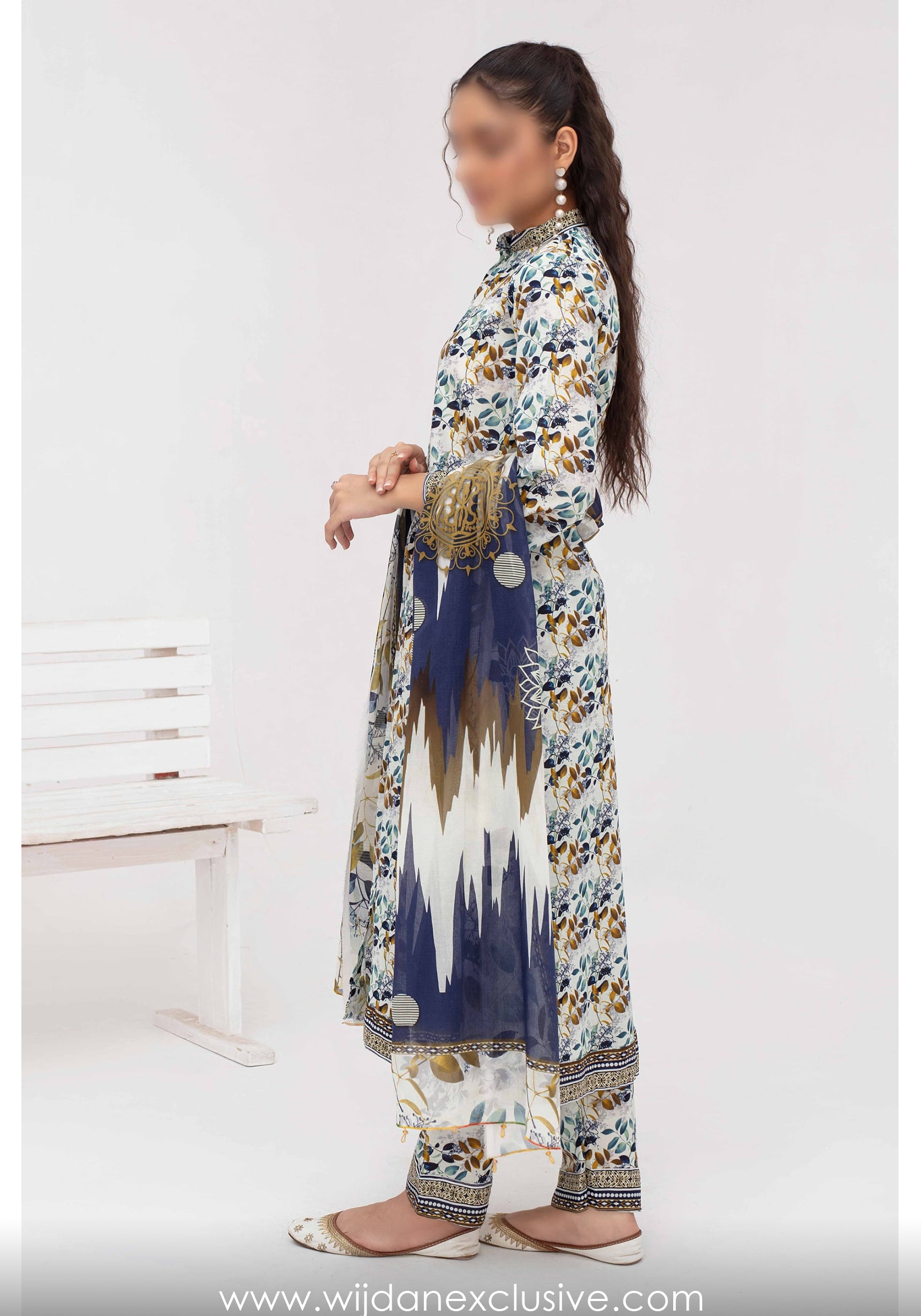 Aleezay Superior Airjet Bana Dora Lawn Collection by Fatima's D-02