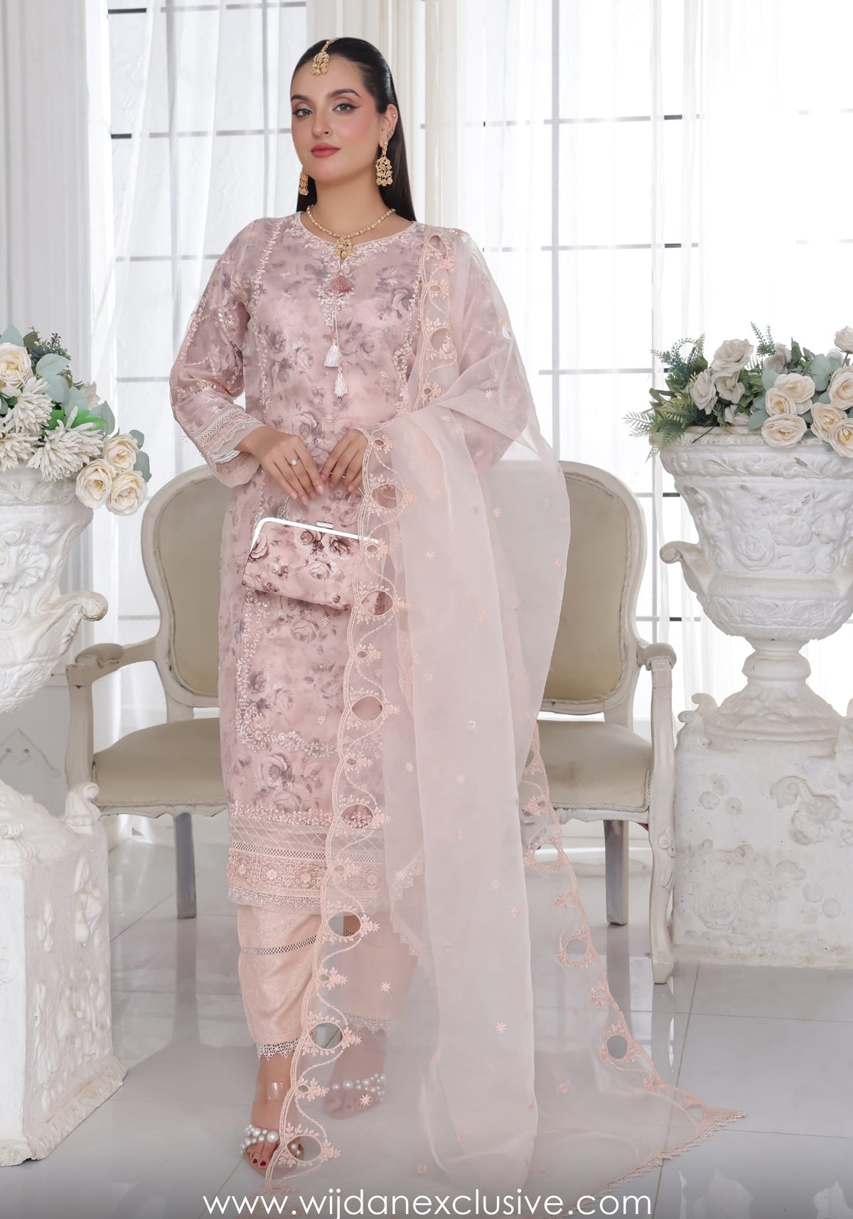 Bint-e-Noor Husna Festive Stitched Formal Collection'25 D-02