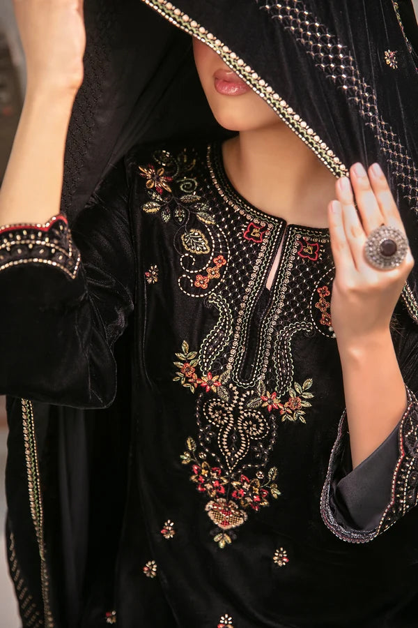 Yaadein by Tawakkal | Unstitched Fancy Heay Emb Velvet Collection - 2026 (D-5936)
