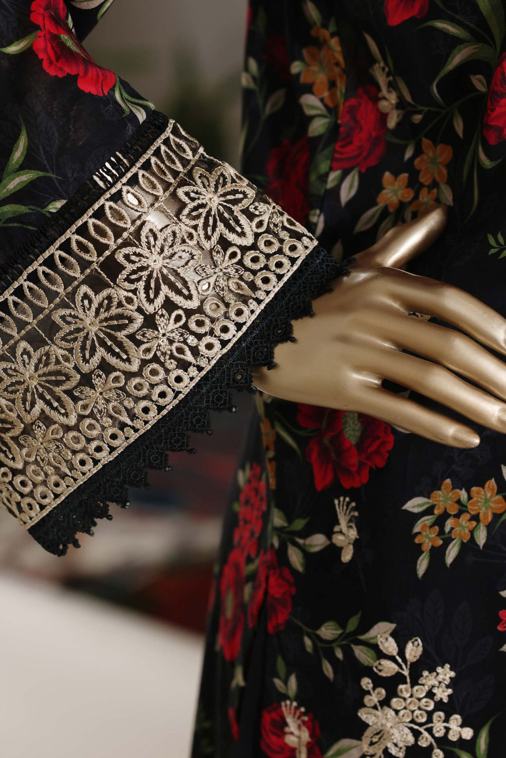 Sadabahar Signature Stitched Embroidered Lawn Vol-IV Collection - 2026 (D-03)