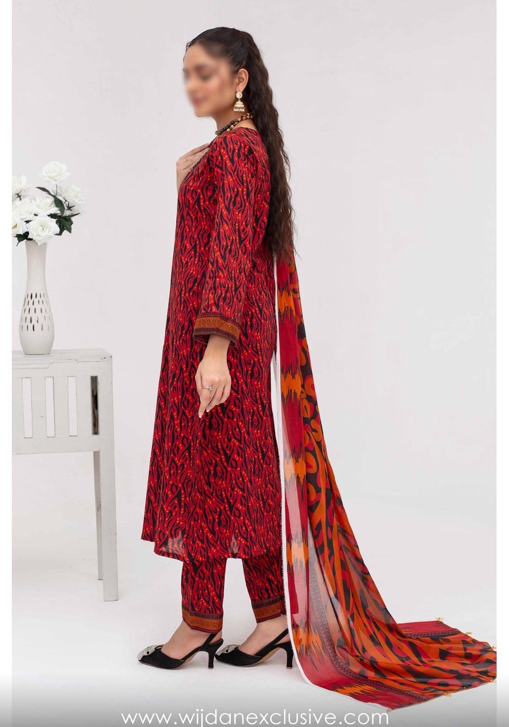 Aleezay Superior Airjet Bana Dora Lawn Collection by Fatima's D-03