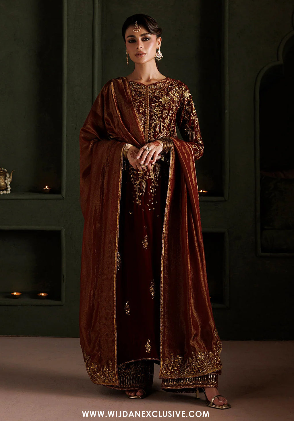 Iznik Unstitched Embroidered Velvet Collection - 2026 (IV-89)