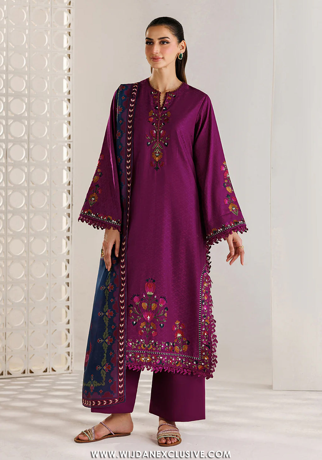 Iznik unstitched Embroidered Exclusive Lawn  Collection - 2026 (UE-680)