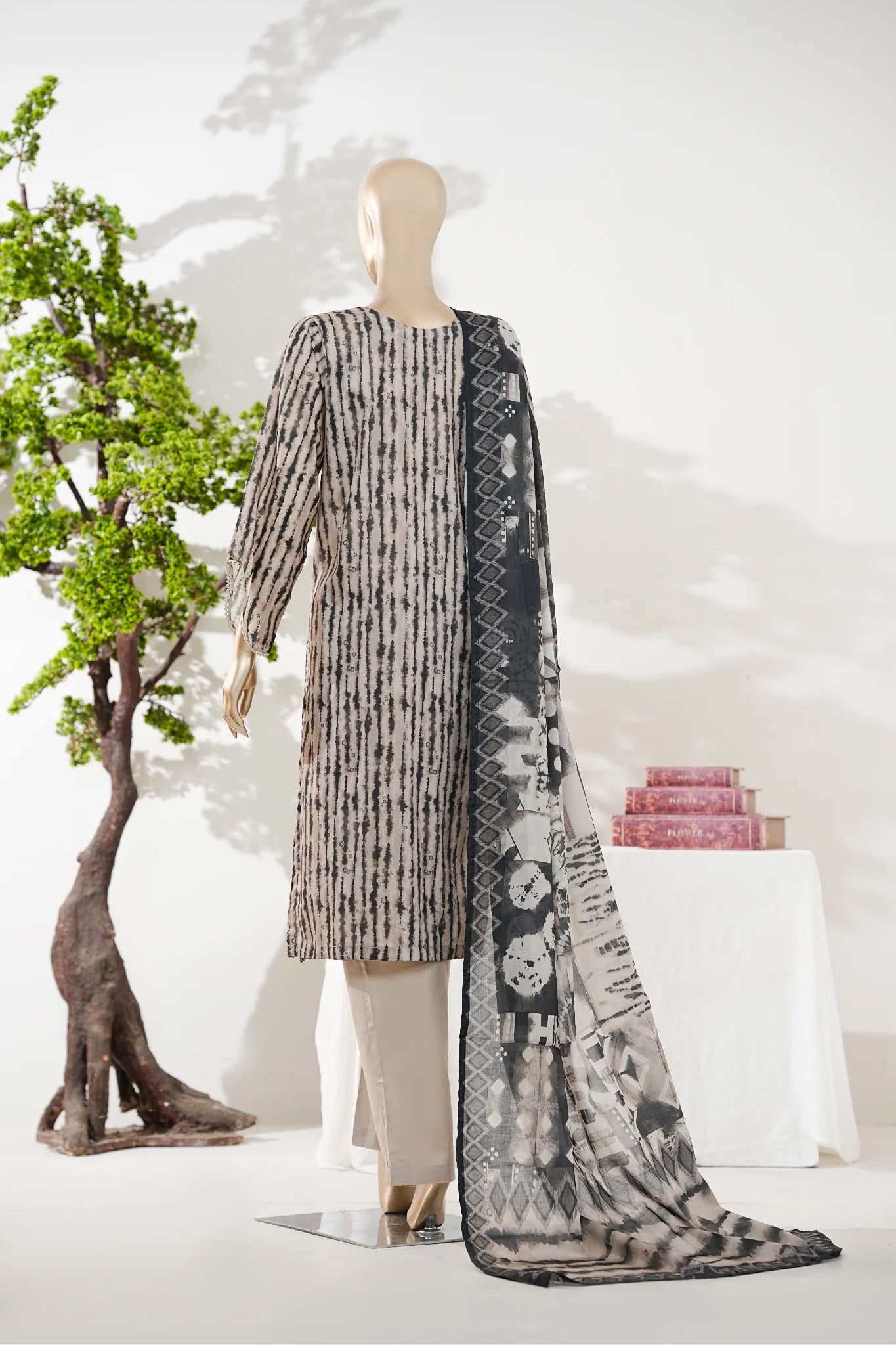 Bin Saeed Stitched Exclusive Printed Lawn Vol-06 Collection - 2026 (D-03)