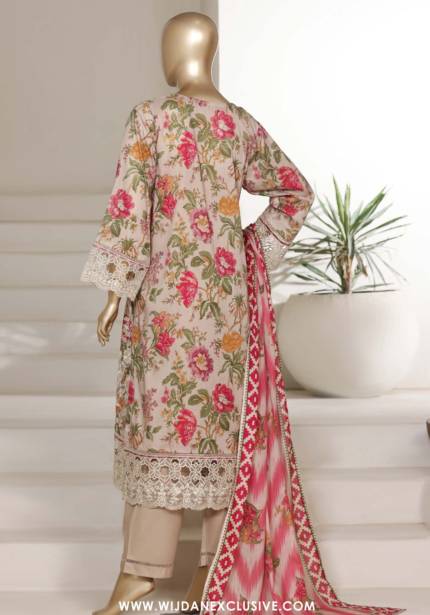 Sadabahar Signature Stitched Embroidered Lawn Vol-IV Collection - 2026 (D-04)