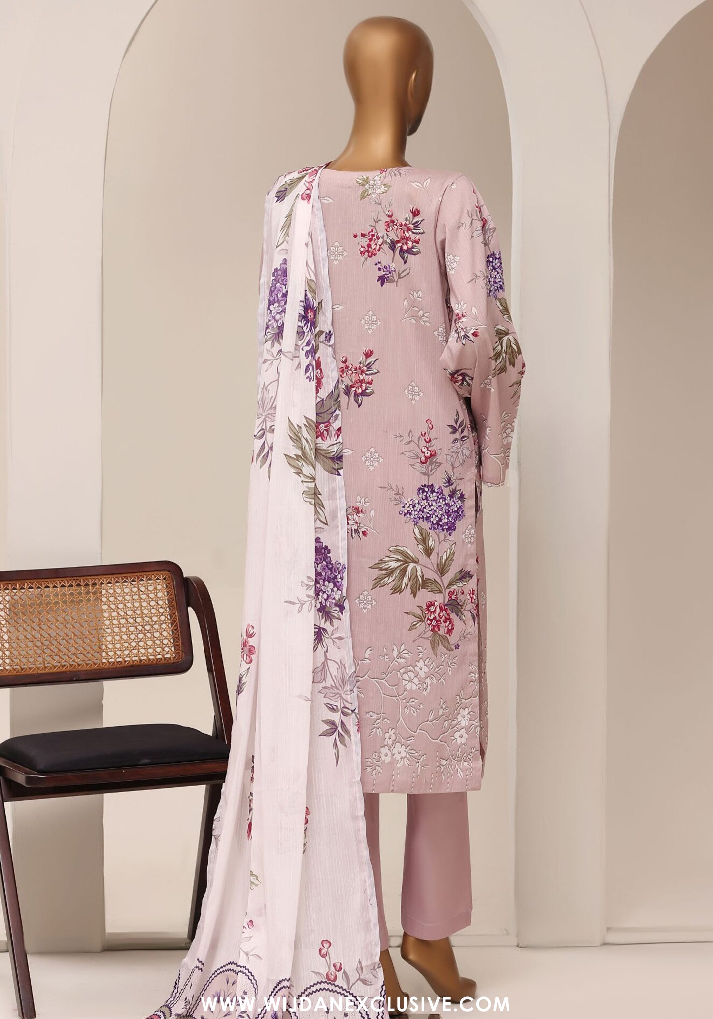 Sadabahar Stitched Printed Lawn Vol-13 Collection – 2026 (D-04)