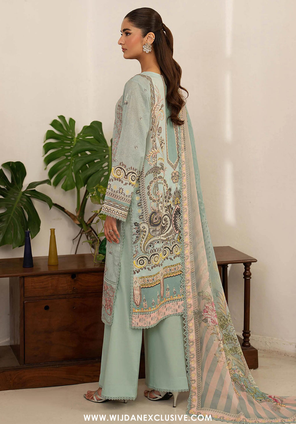 Mashaal by Ramsha | Unstitched Luxury Lawn Vol-16 Collection - 2026 (D-04)