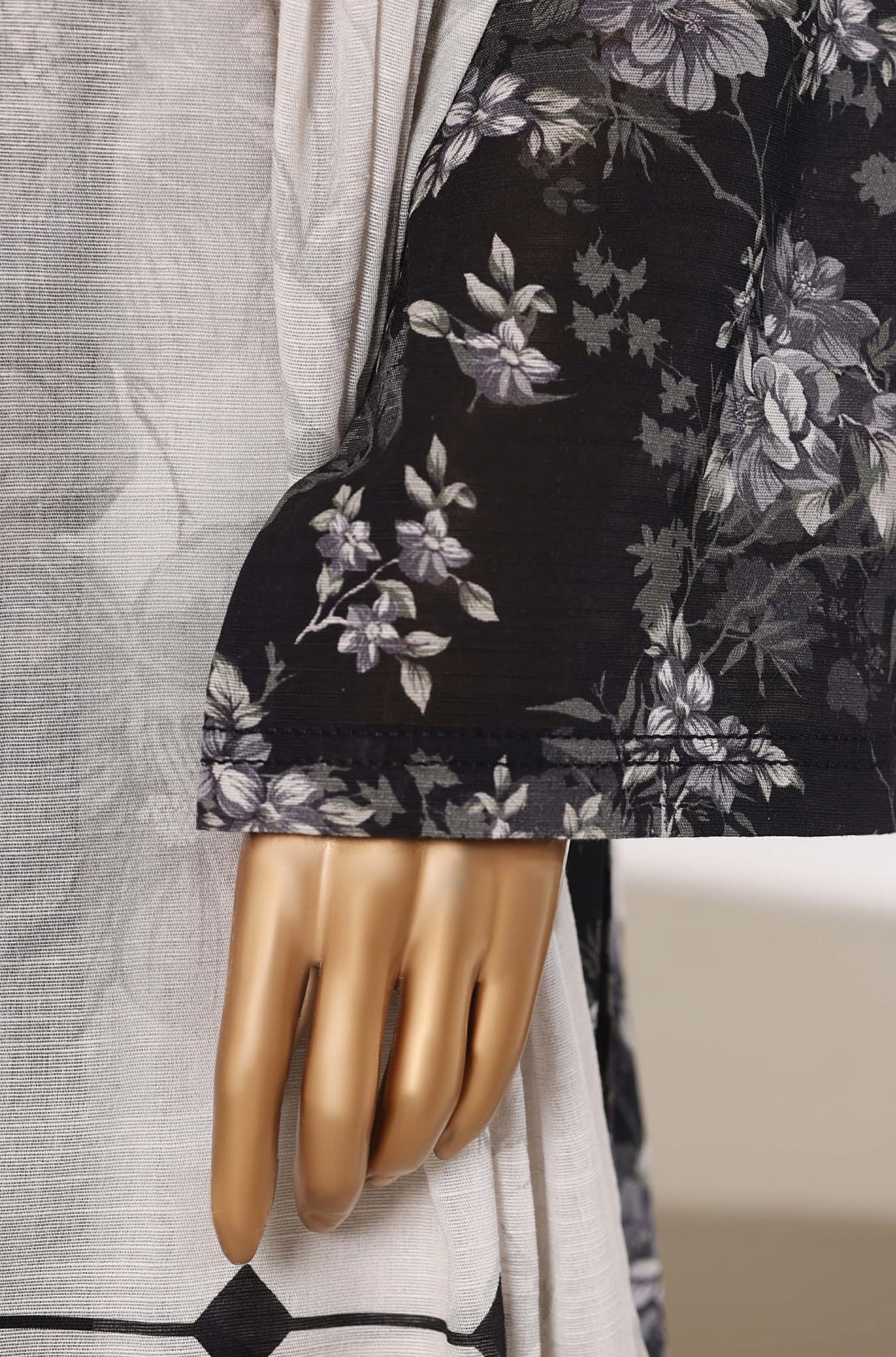 Sadabahar Stitched Printed Khaddar Vol-04 Collection - 2025 (D-04)