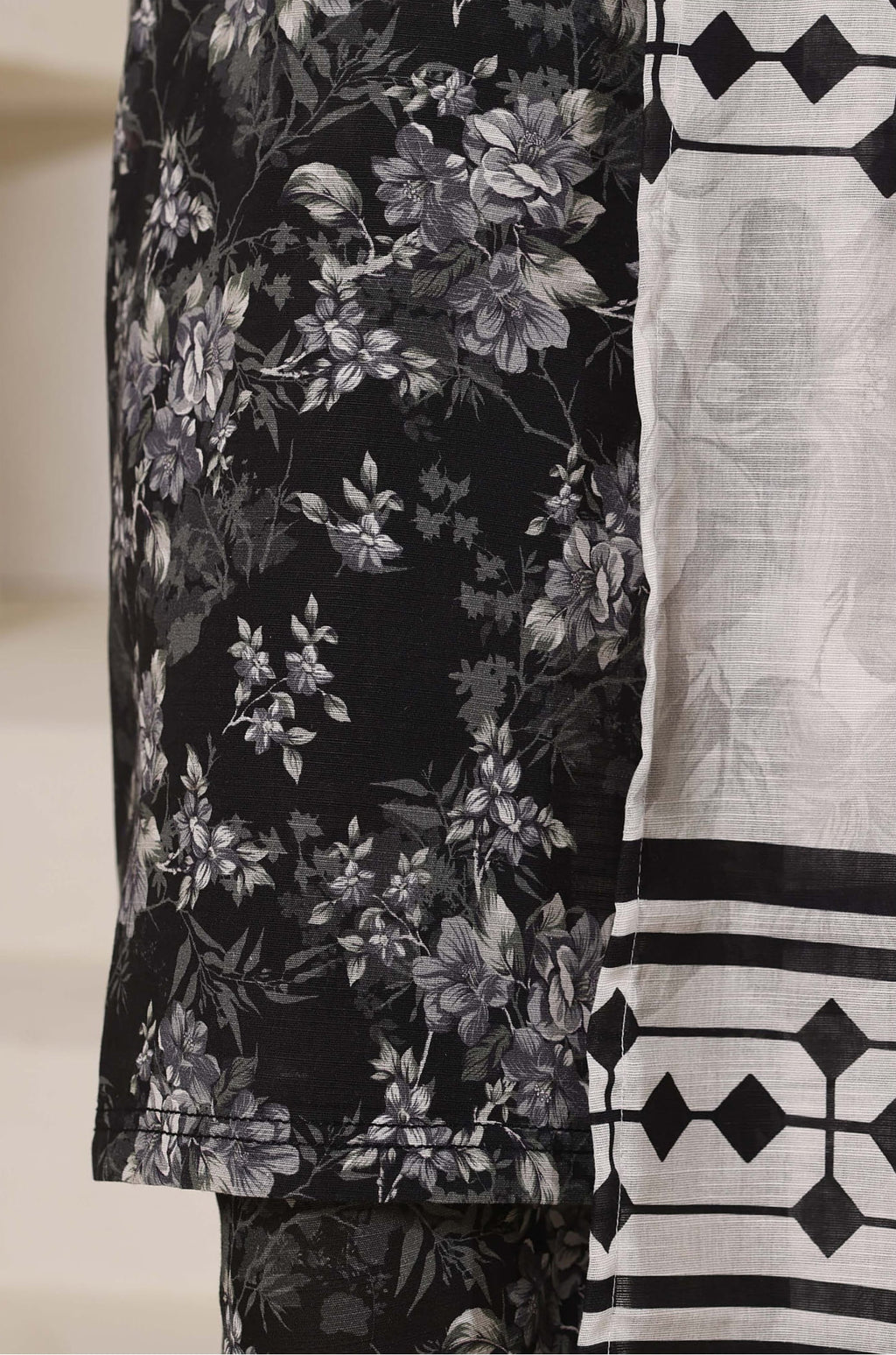 Sadabahar Stitched Printed Khaddar Vol-04 Collection - 2025 (D-04)