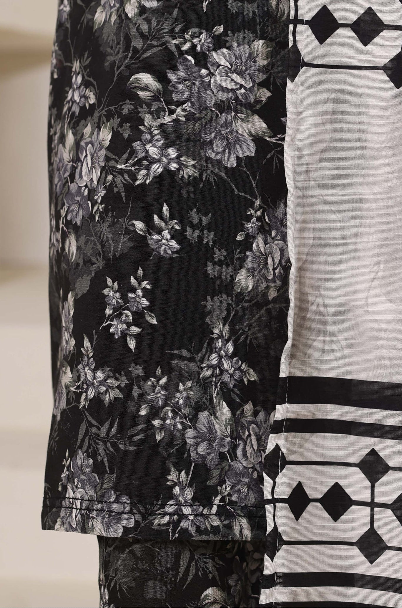 Sadabahar Stitched Printed Khaddar Vol-04 Collection - 2025 (D-04)