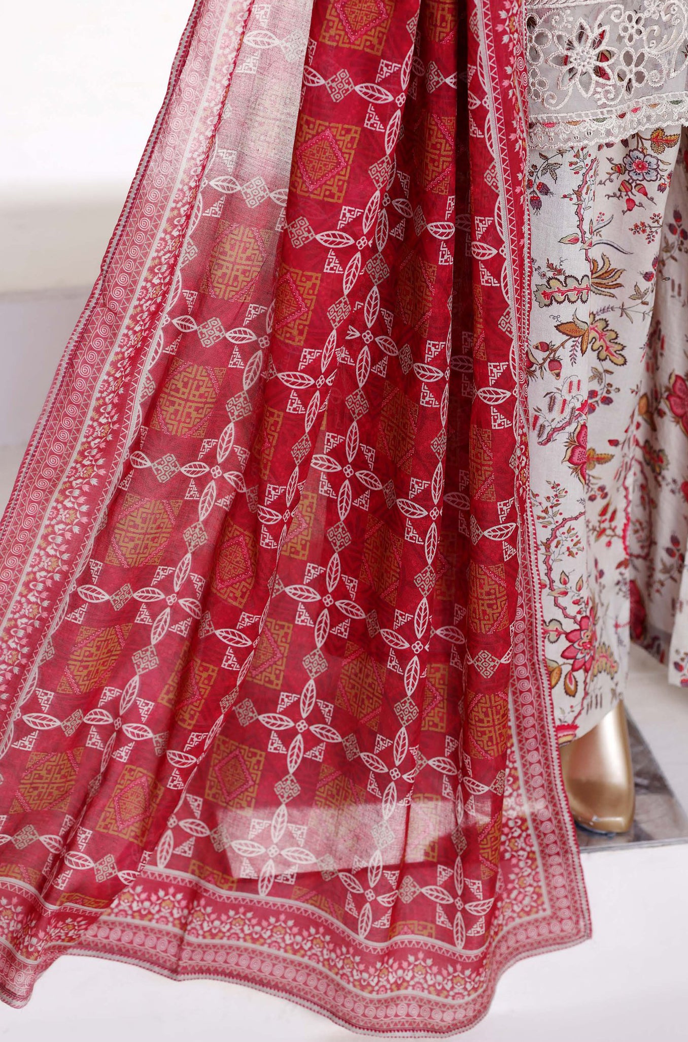 Malika by Sadabahar | Stitched Festive Vol-II Collection - 2026 (D-04)