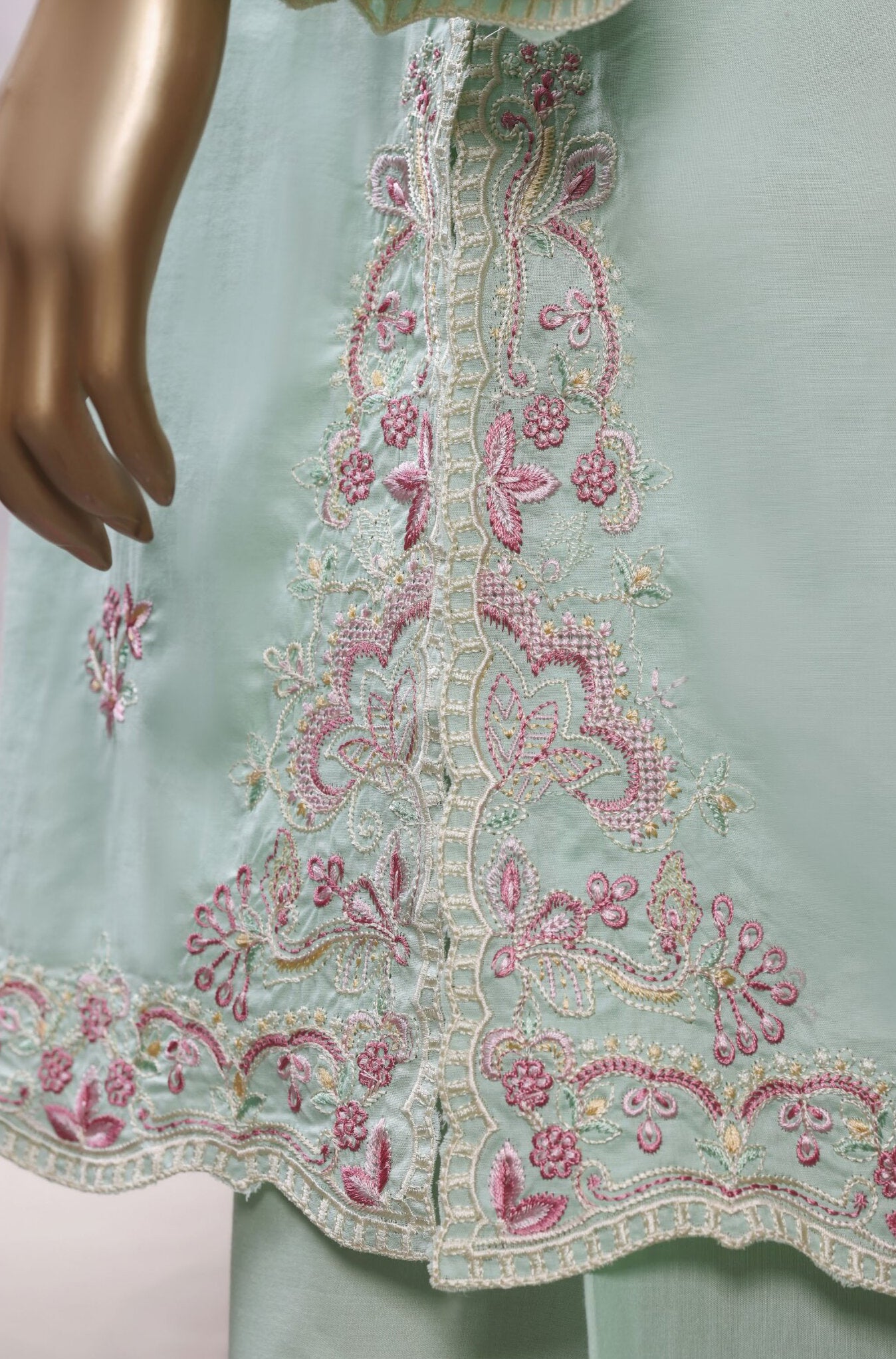 Eclair by Sadabahar | Stitched 3pc Embroidered Lawn Vol-03 Collection - 2026 (D-04)