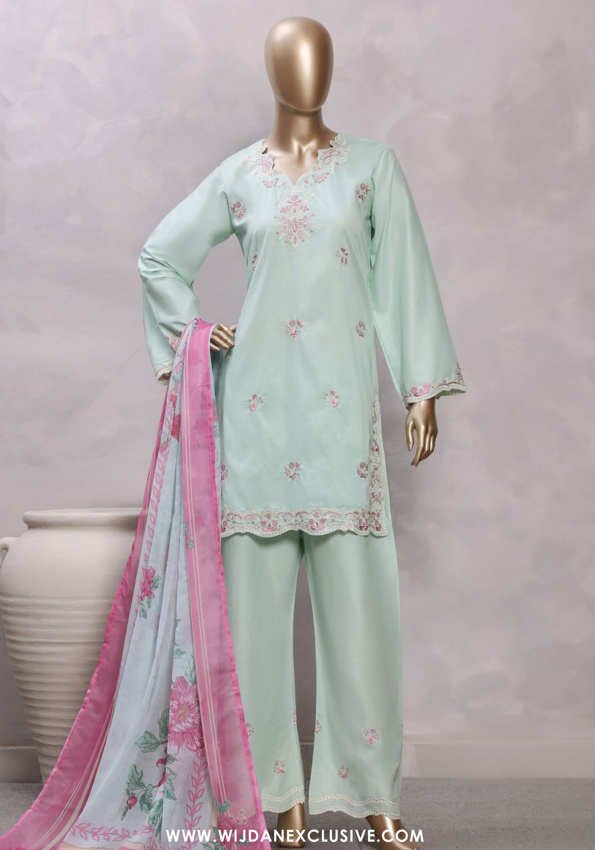 Eclair by Sadabahar | Stitched 3pc Embroidered Lawn Vol-03 Collection - 2026 (D-04)
