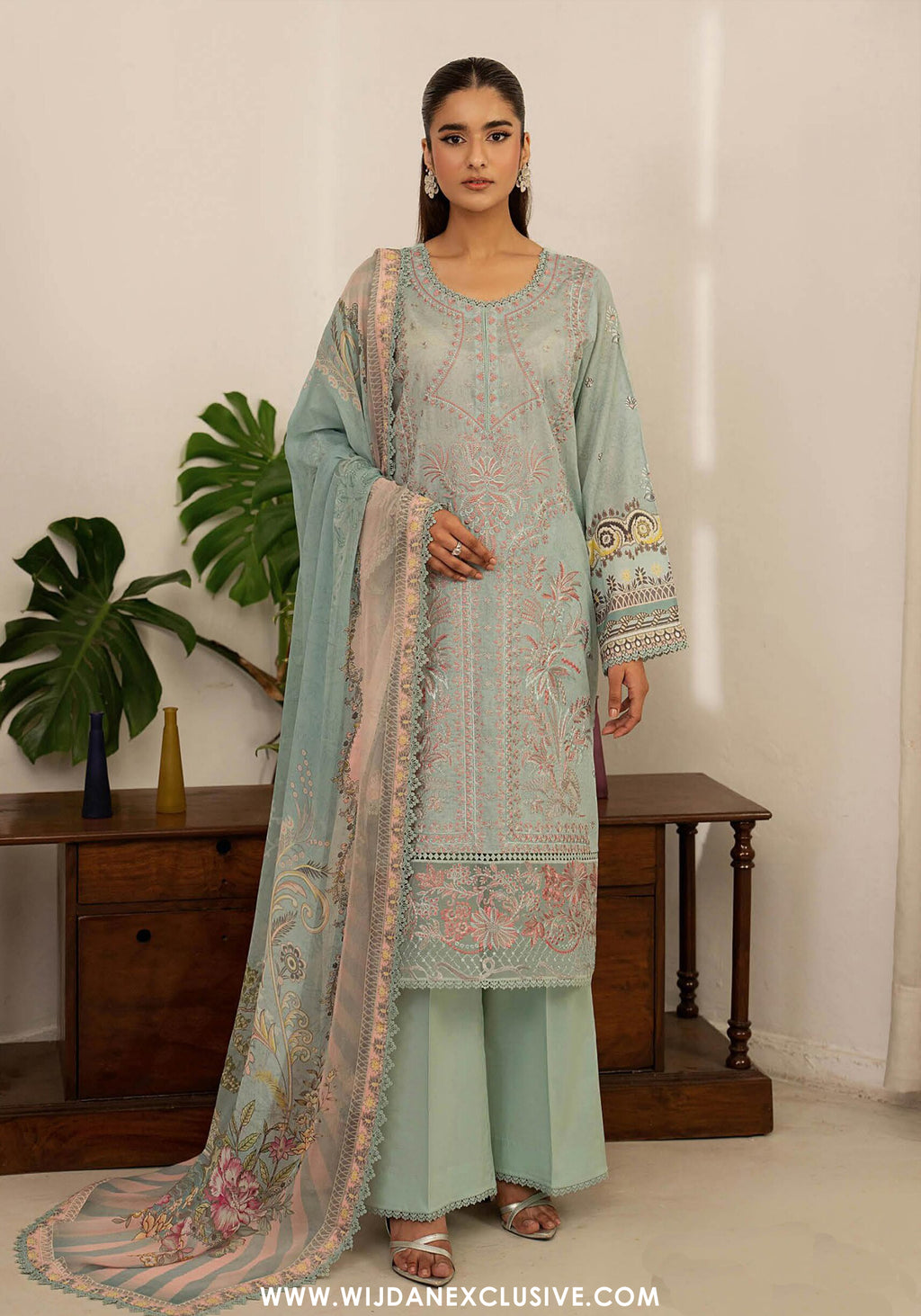 Mashaal by Ramsha | Unstitched Luxury Lawn Vol-16 Collection - 2026 (D-04)