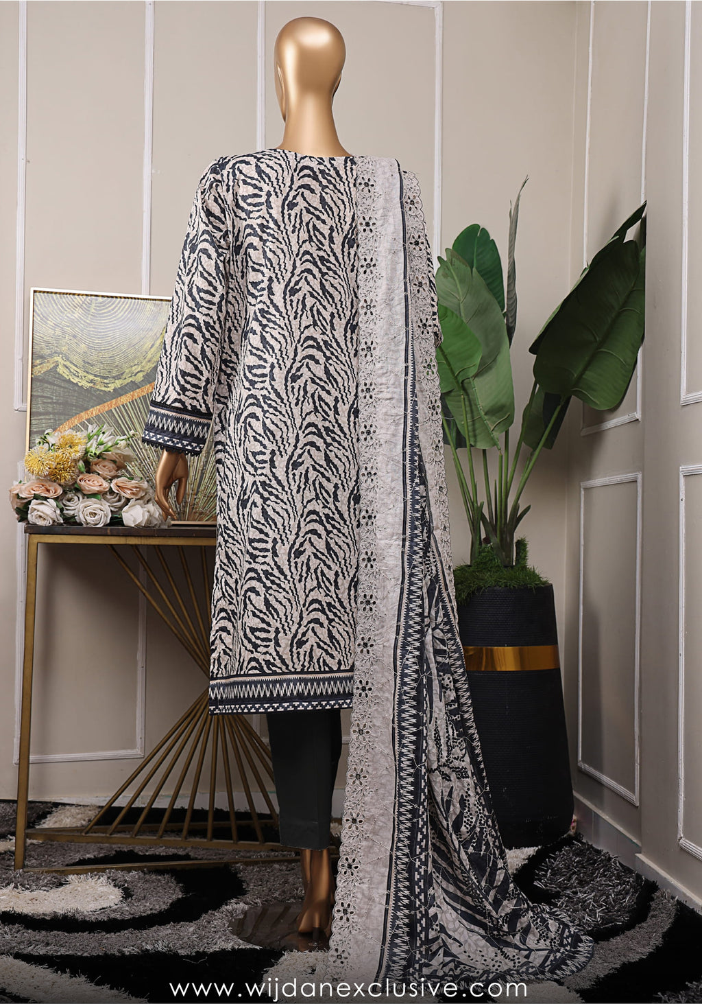 HZ Premium Printed & Embroidered Lawn Collection Vol-06 D-04