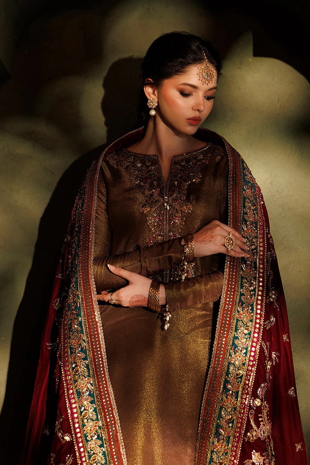 Iznik Unstitched Embroidered Velvet Collection - 2026 (IV-83)