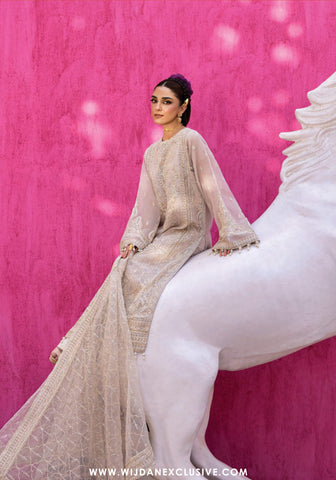 The Empress Wedding Formals - 2025 by Emaan Adeel D-06 Lumesse