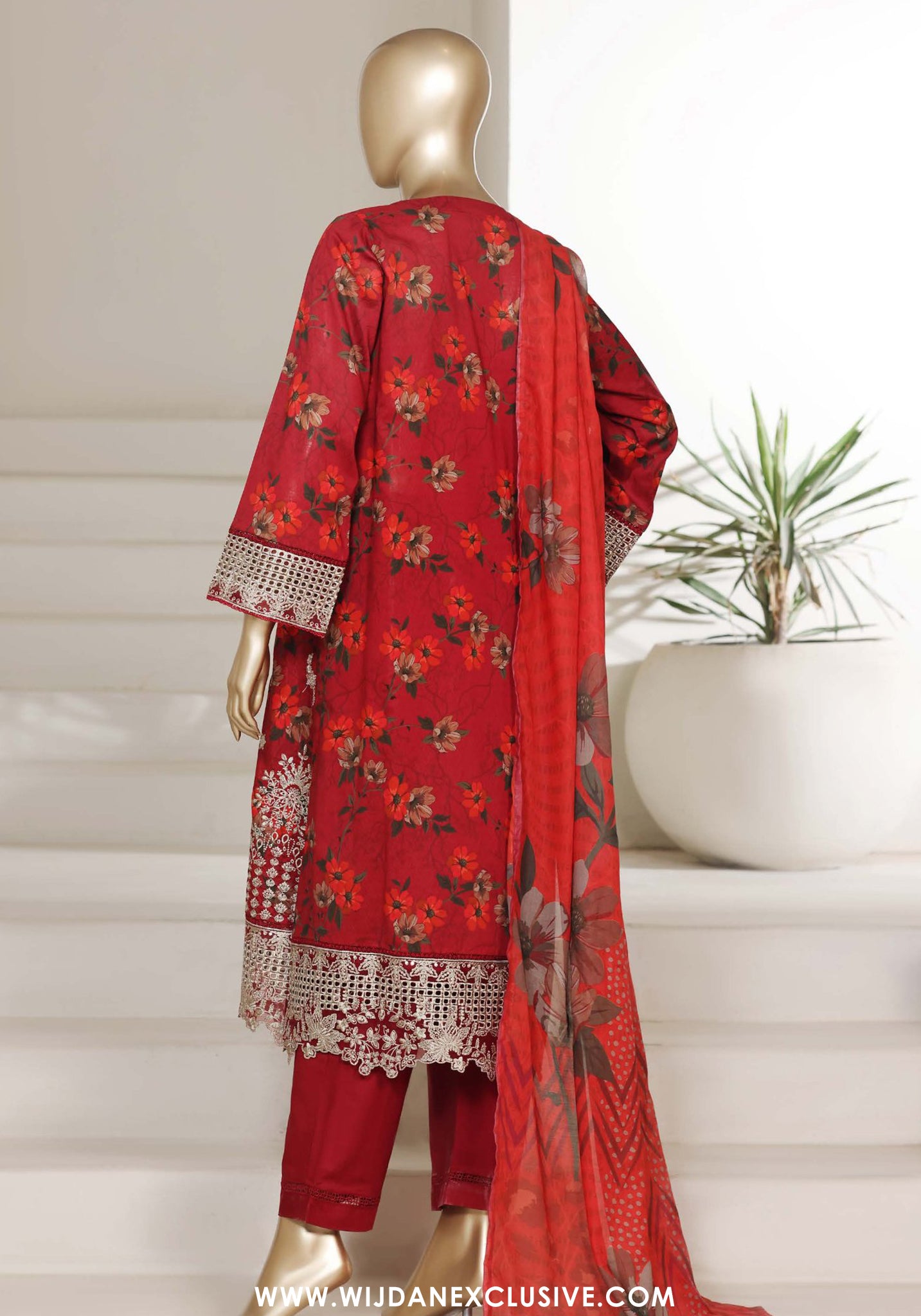 Sadabahar Signature Stitched Embroidered Lawn Vol-IV Collection - 2026 (D-05)