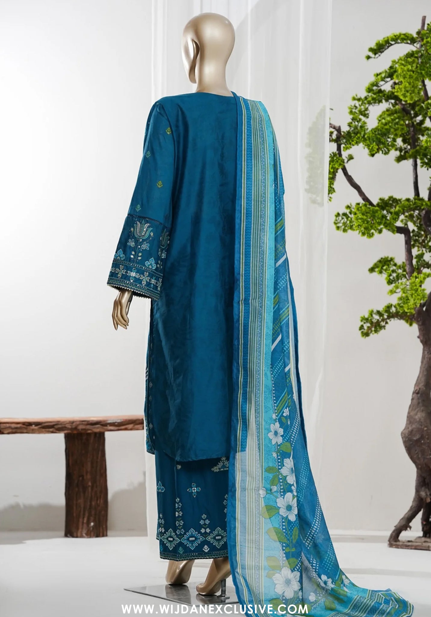 Bin Saeed Stitched 3pc Luxury Embroidered Jacquard Collection - 2026 (D-05)