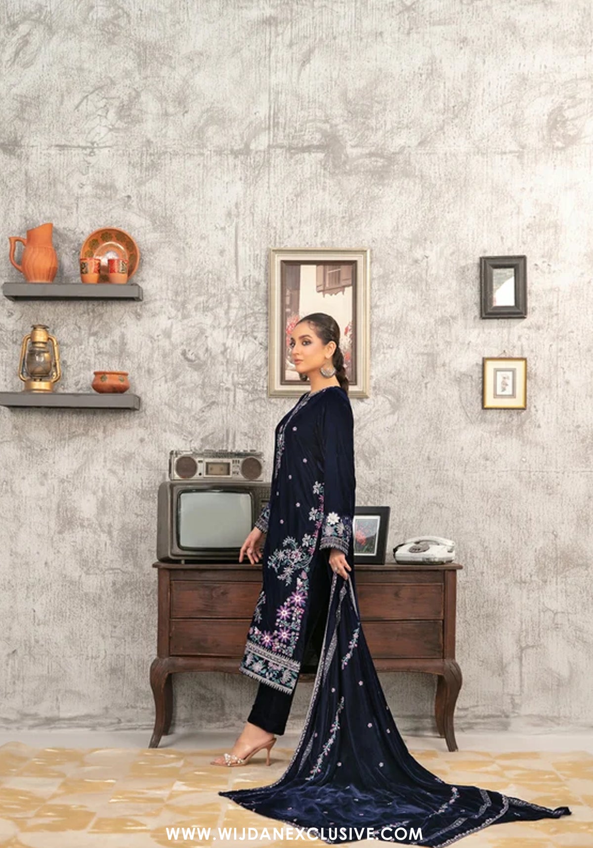 Yaadein by Tawakkal | Unstitched Fancy Heay Emb Velvet Collection - 2026 (D-5939)